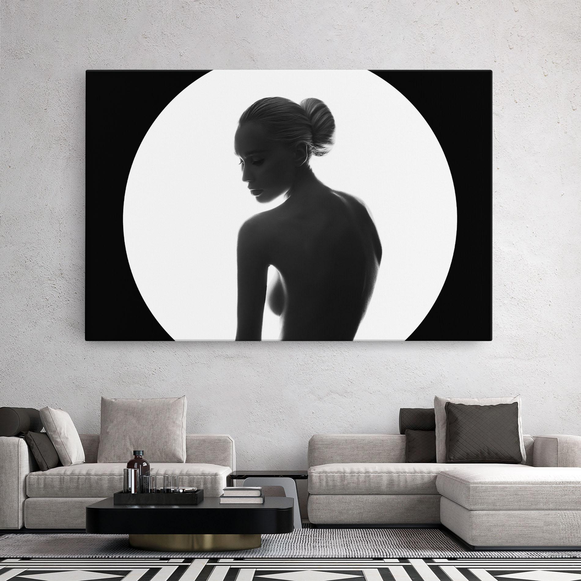 Tablou Canvas Woman Body Circle mockup 2