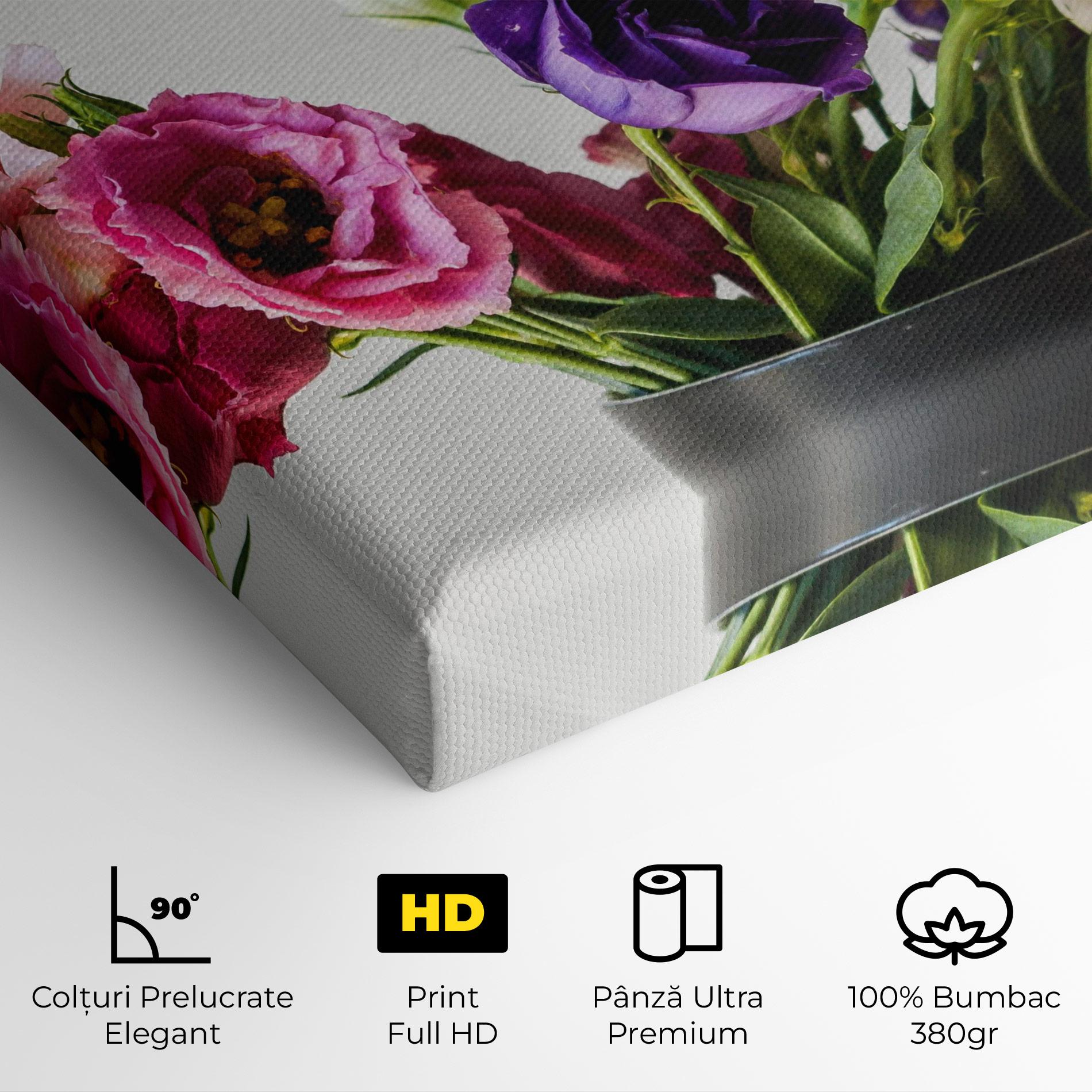 Tablou Canvas Flowers In Vase mockup 4