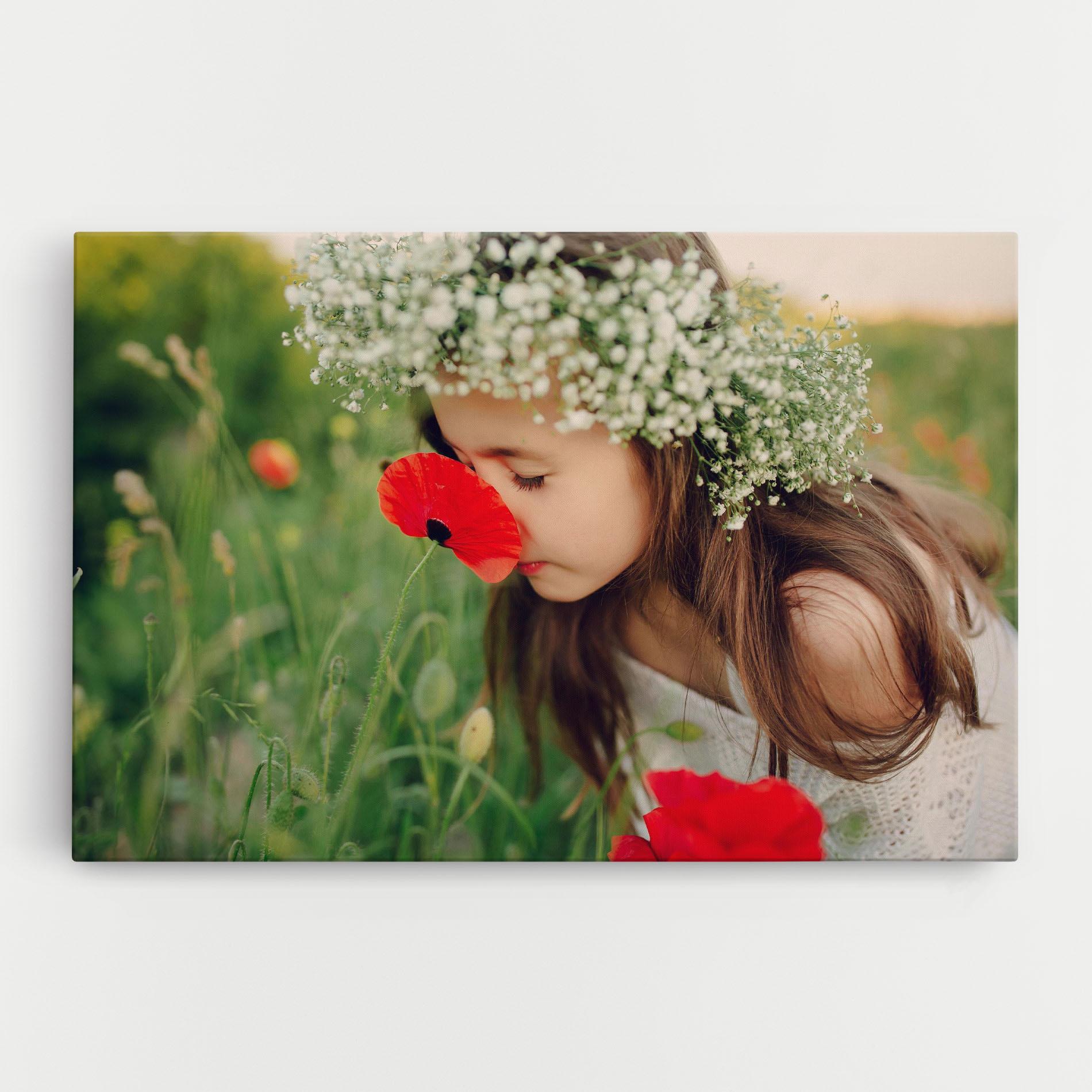 Tablou Canvas Girl With Poppies mockup 0