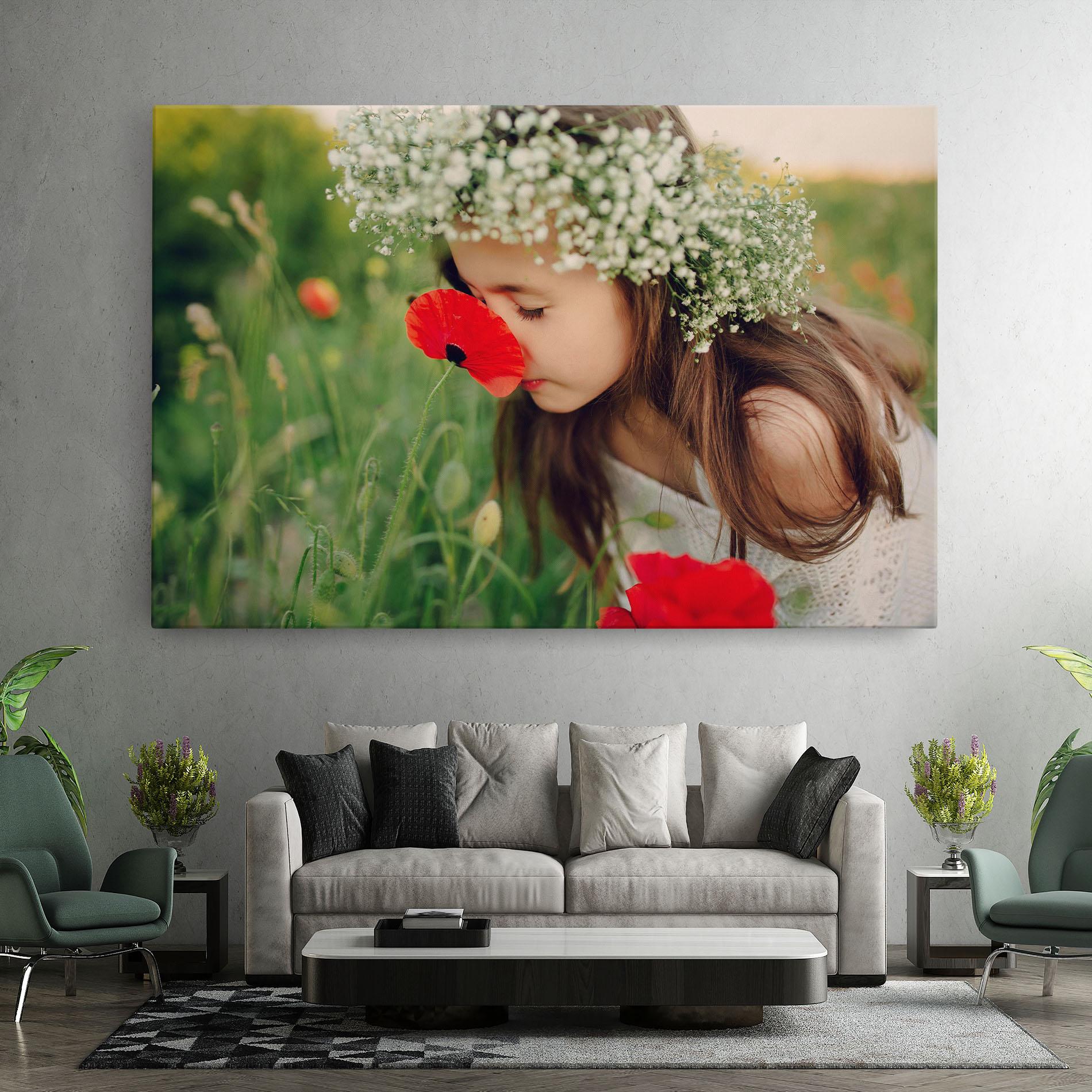 Tablou Canvas Girl With Poppies mockup 7