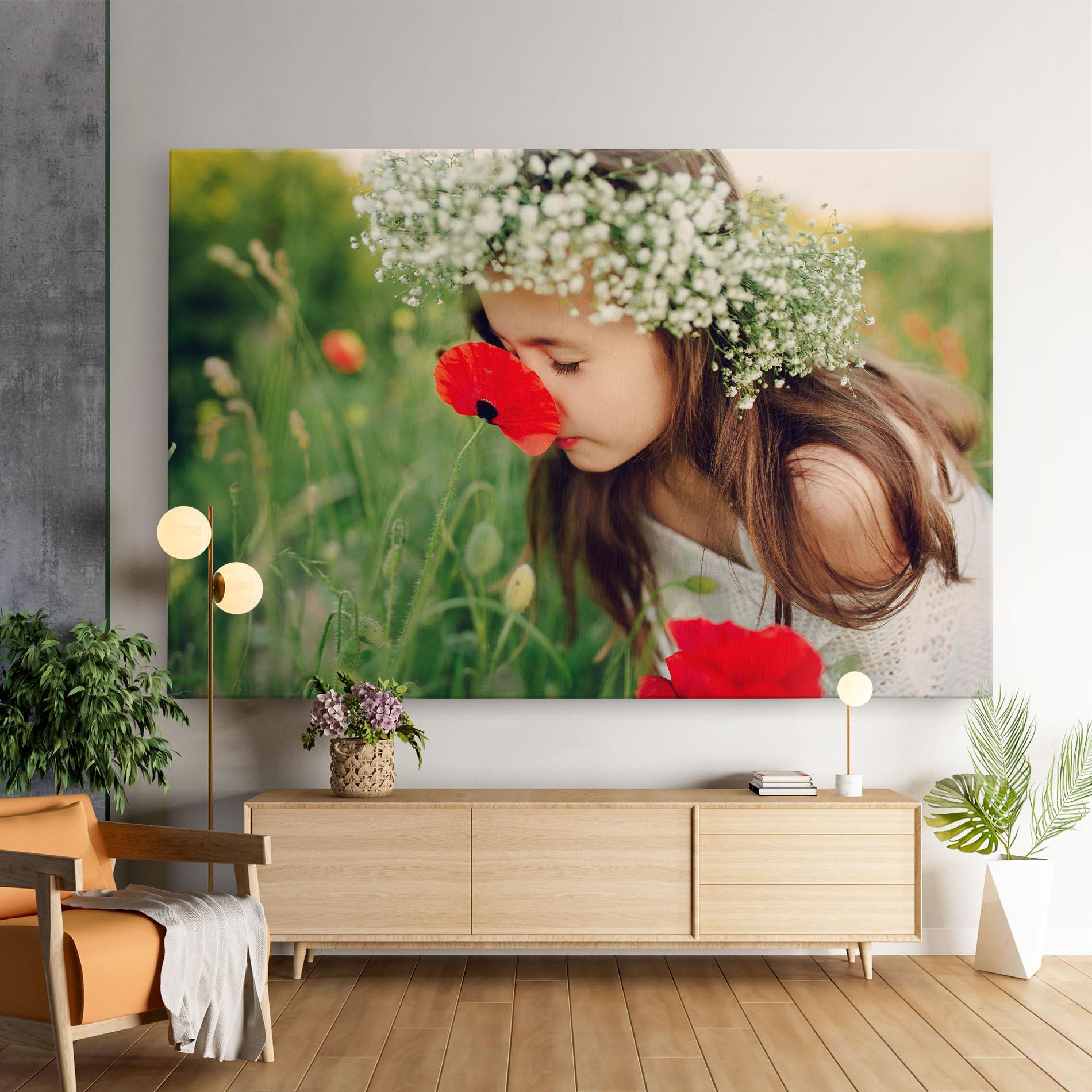 Tablou Canvas Girl With Poppies mockup 9