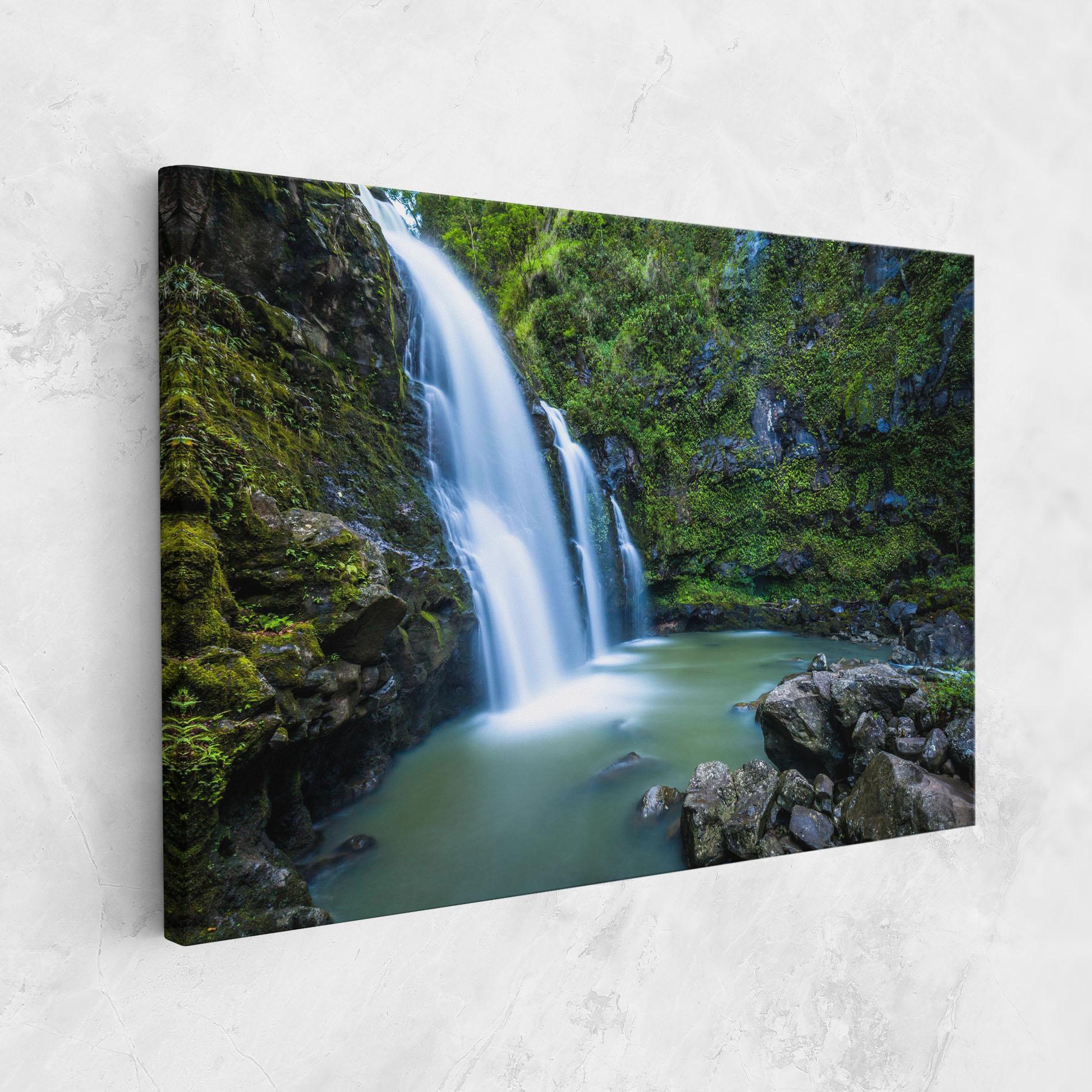 Tablou Canvas Swimming In Waterfall mockup 1