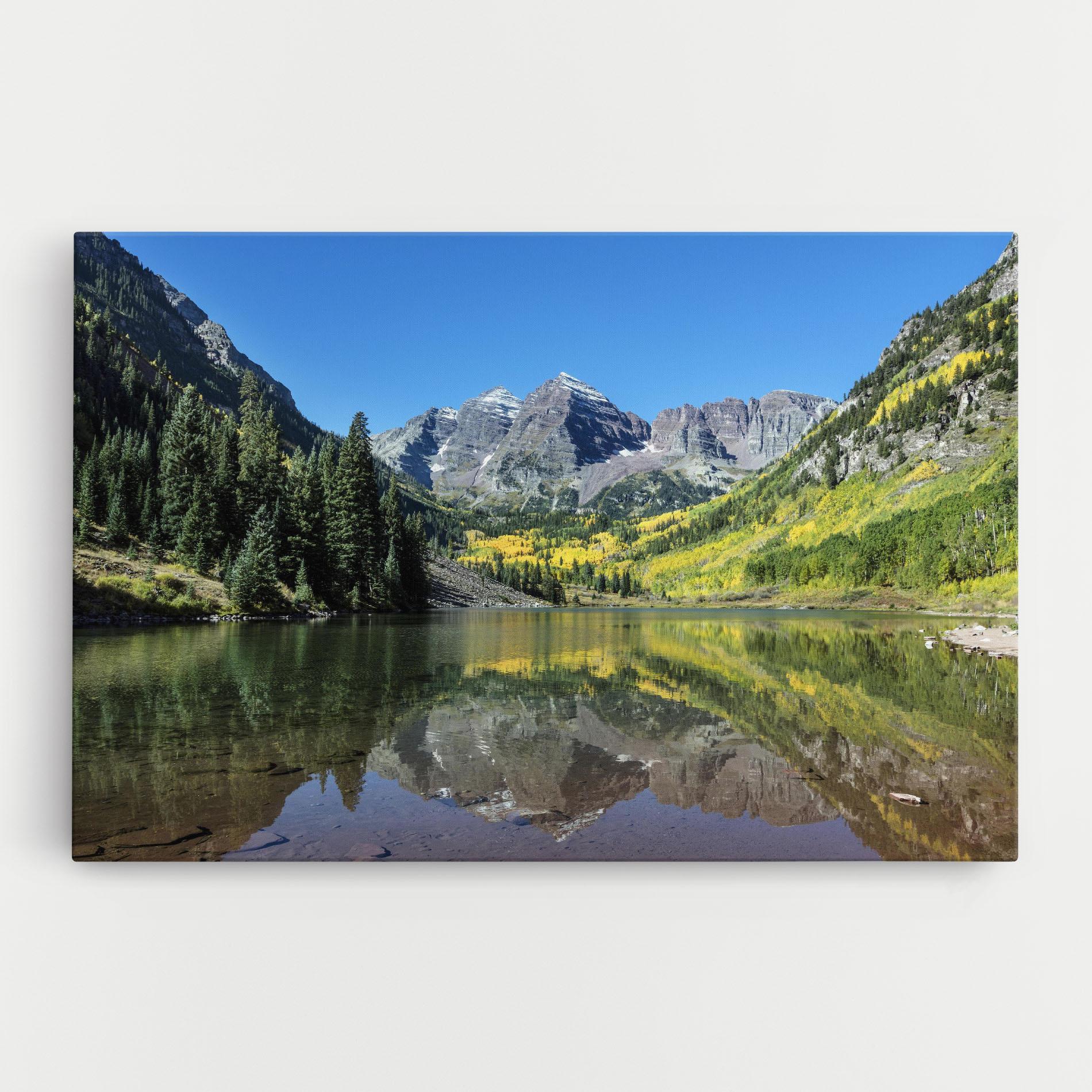 Tablou Canvas Lake Green Mountain mockup 0