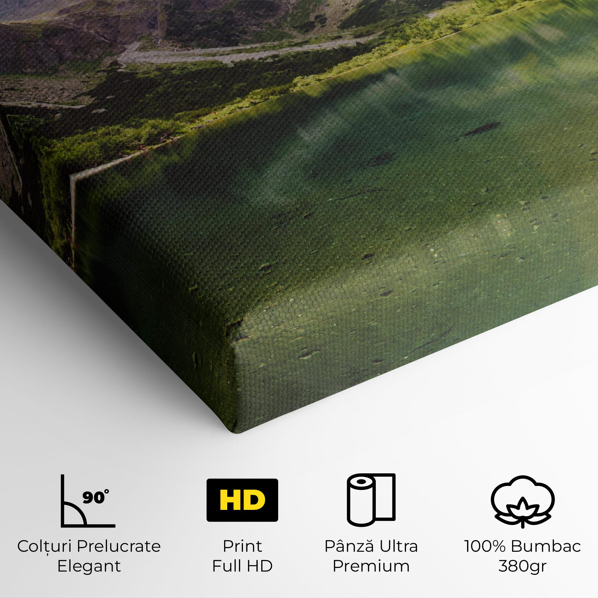 Tablou Canvas Green Mountain mockup 4