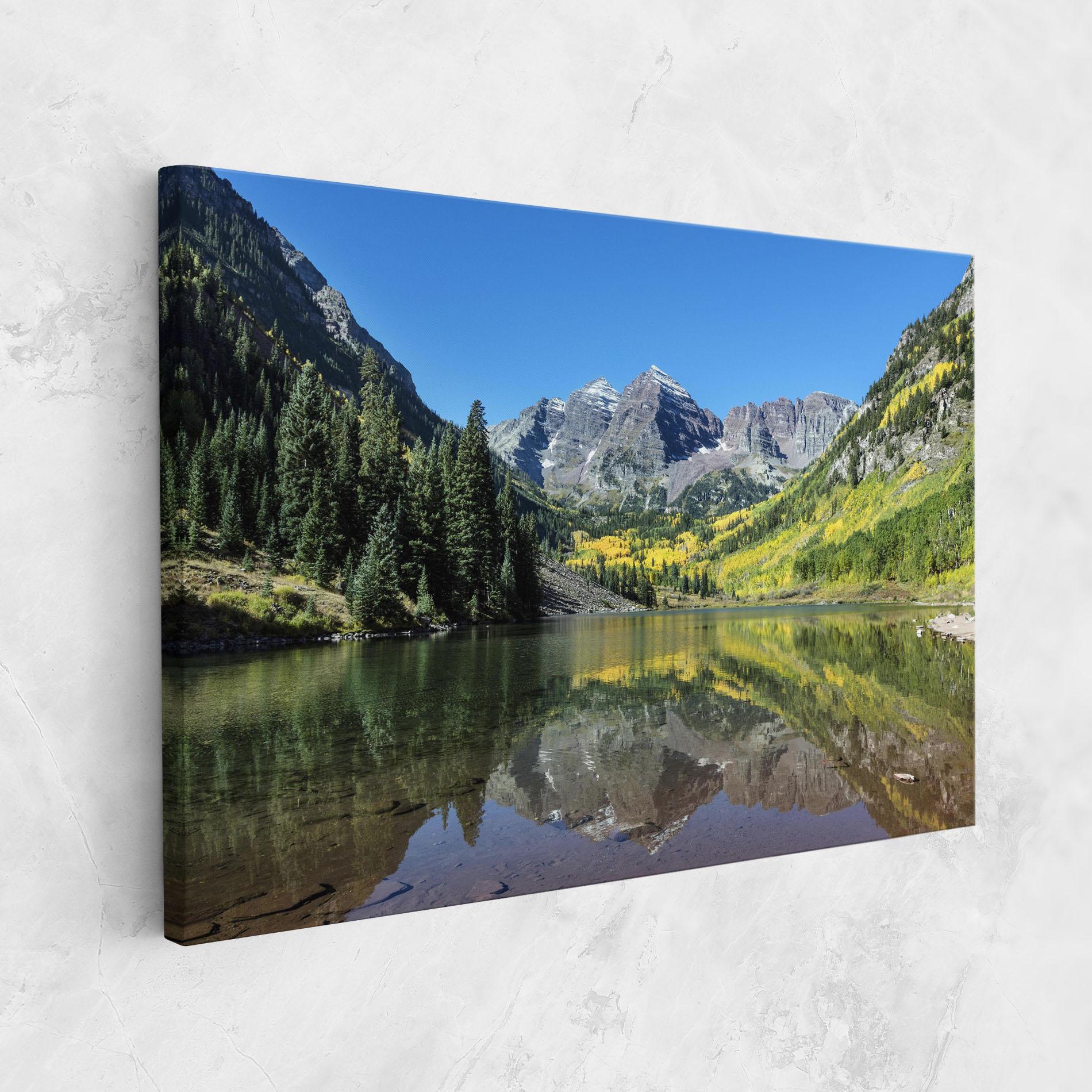 Tablou Canvas Lake Green Mountain mockup 1
