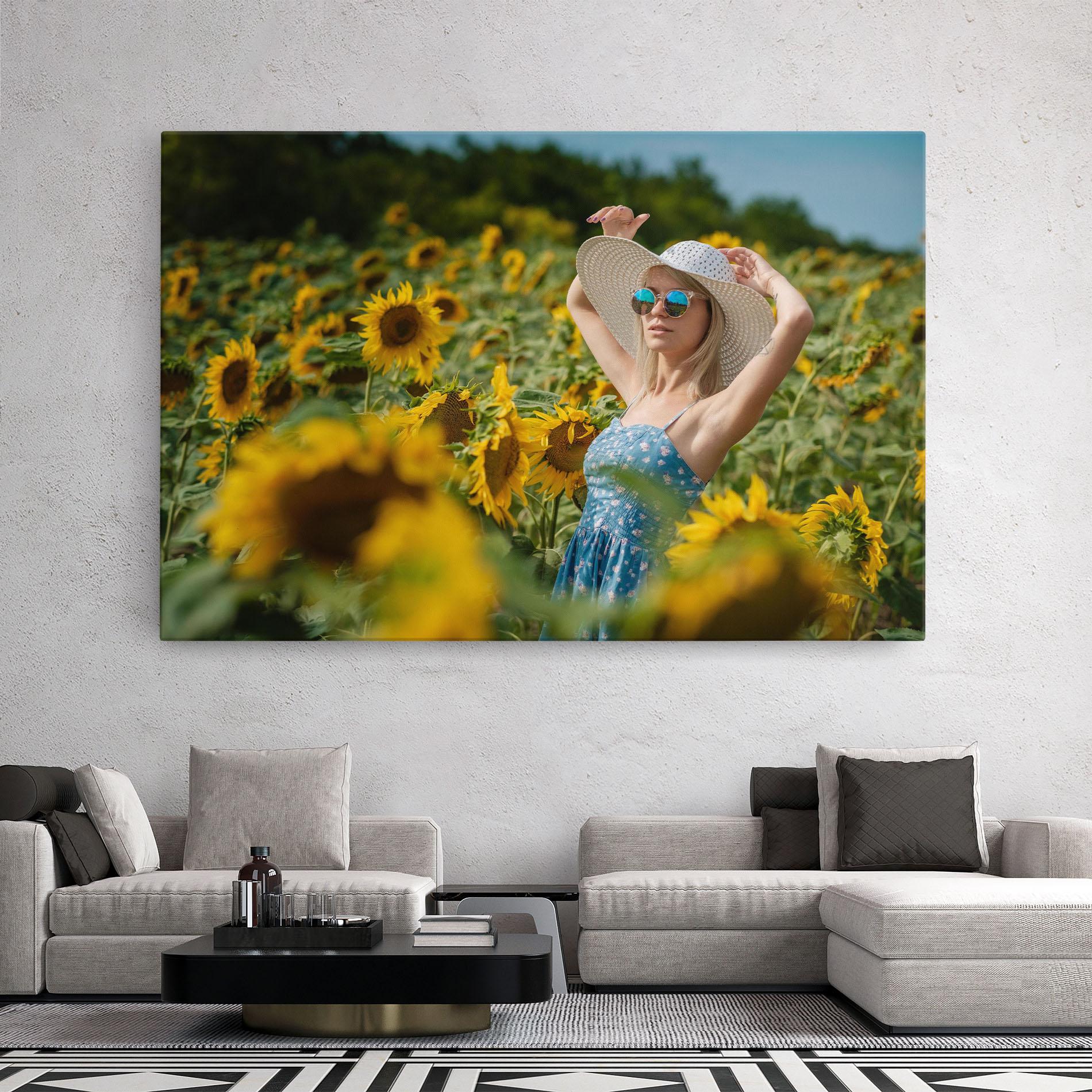 Tablou Canvas Model Posing mockup 2