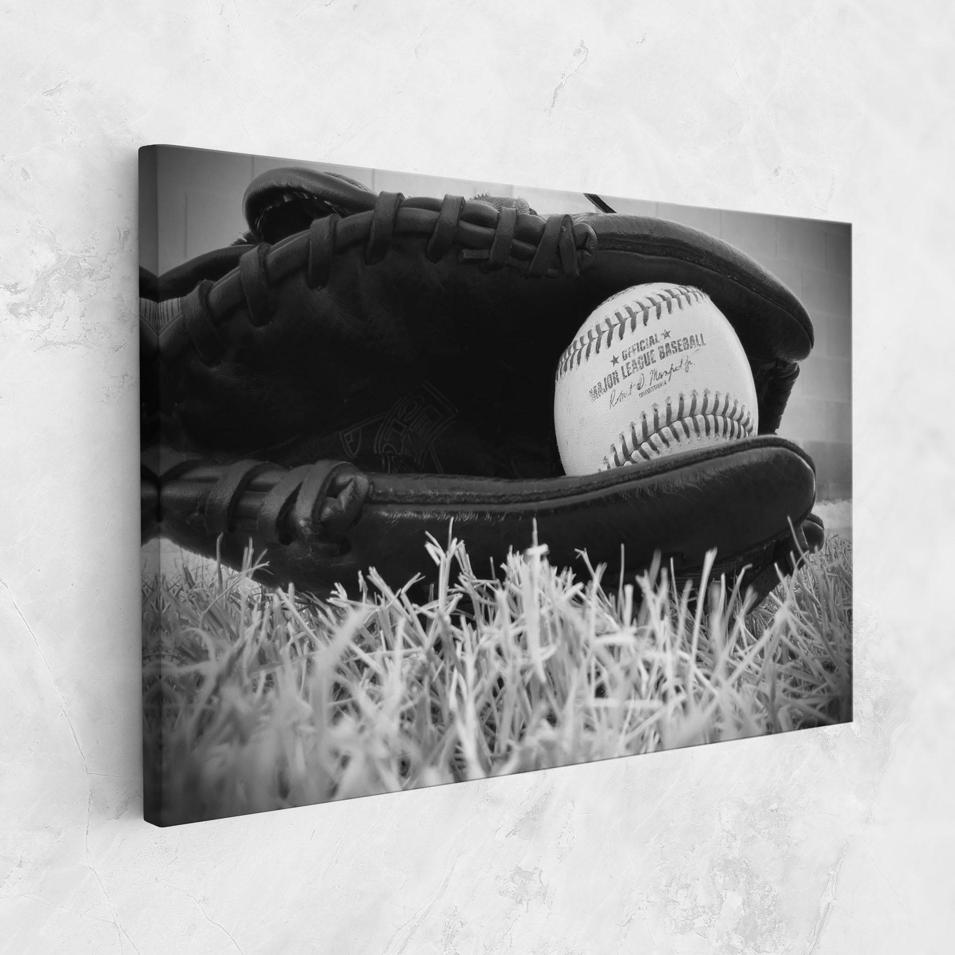 Tablou Canvas Black Baseball Glove mockup 1