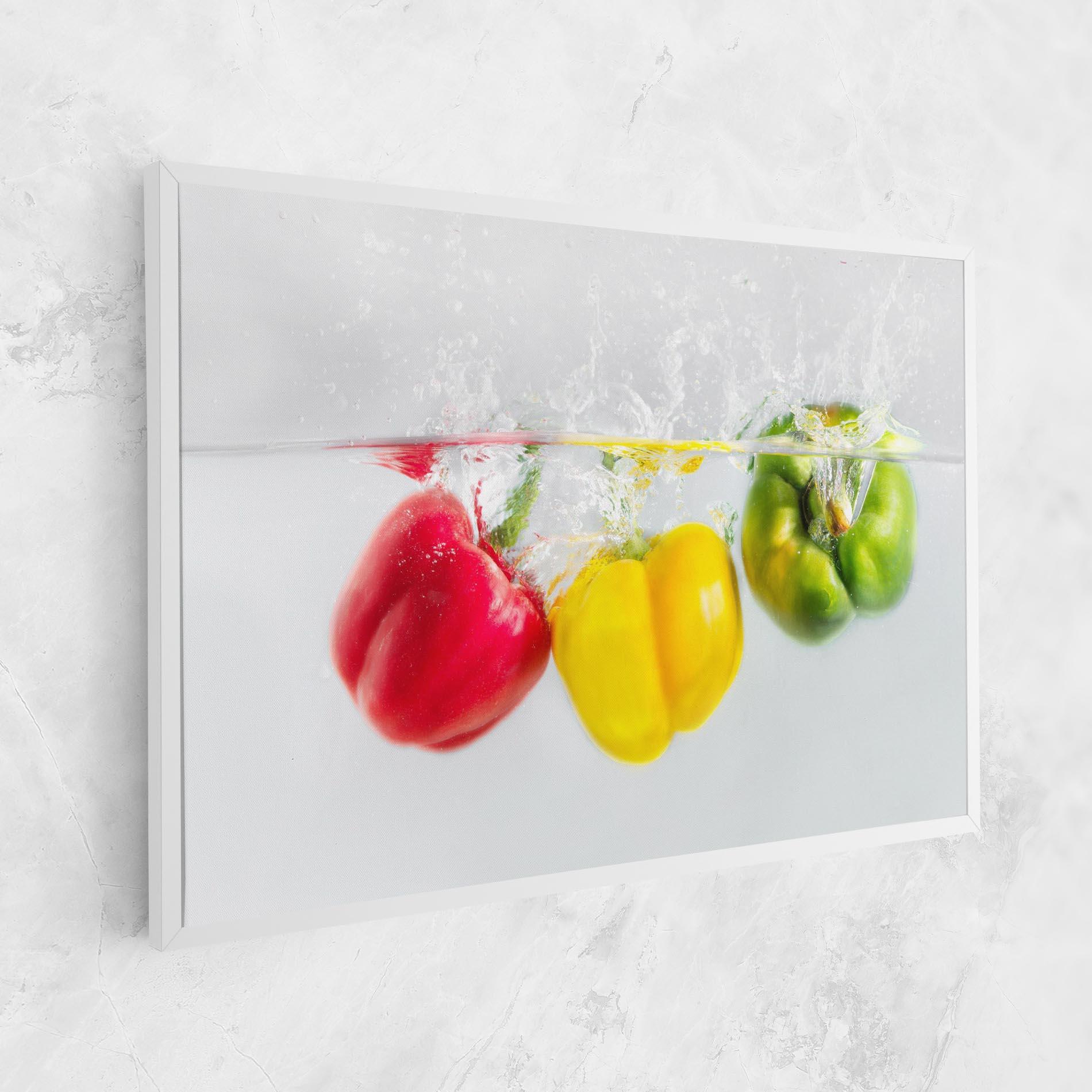 Tablou Canvas Bellpepper In Water mockup 1