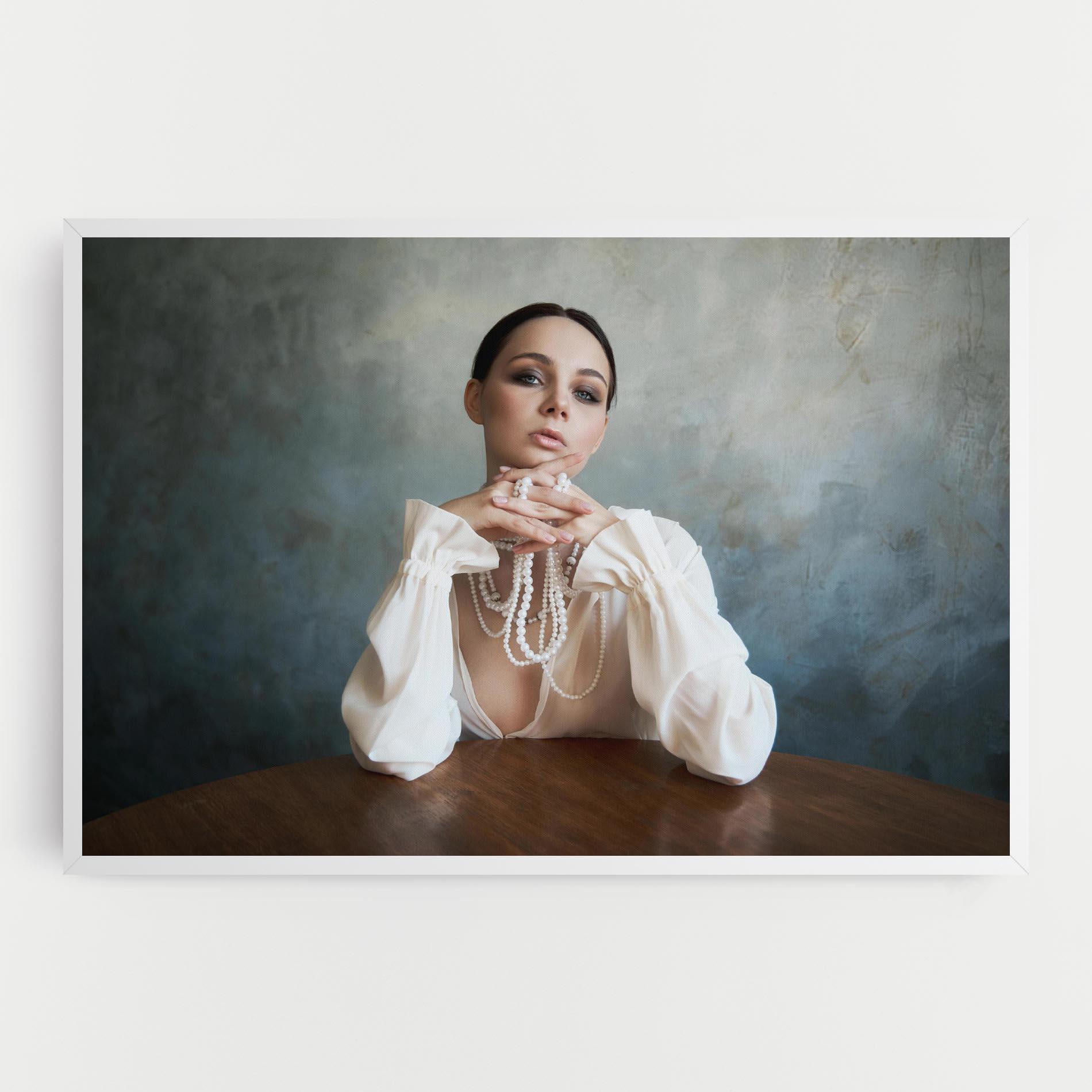 Tablou Canvas Girl White Pearls mockup 0