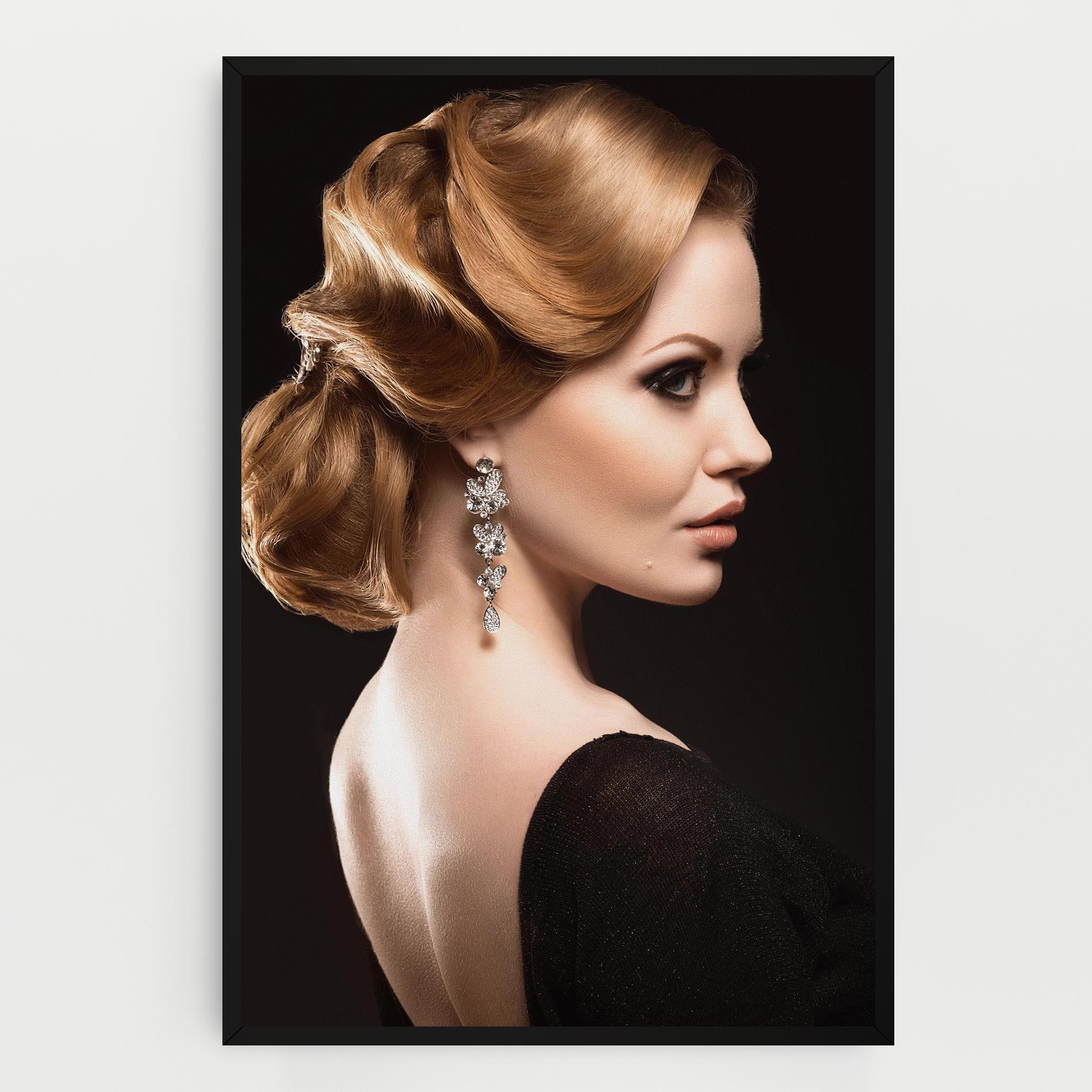 Tablou Canvas Elegant Earrings mockup 0