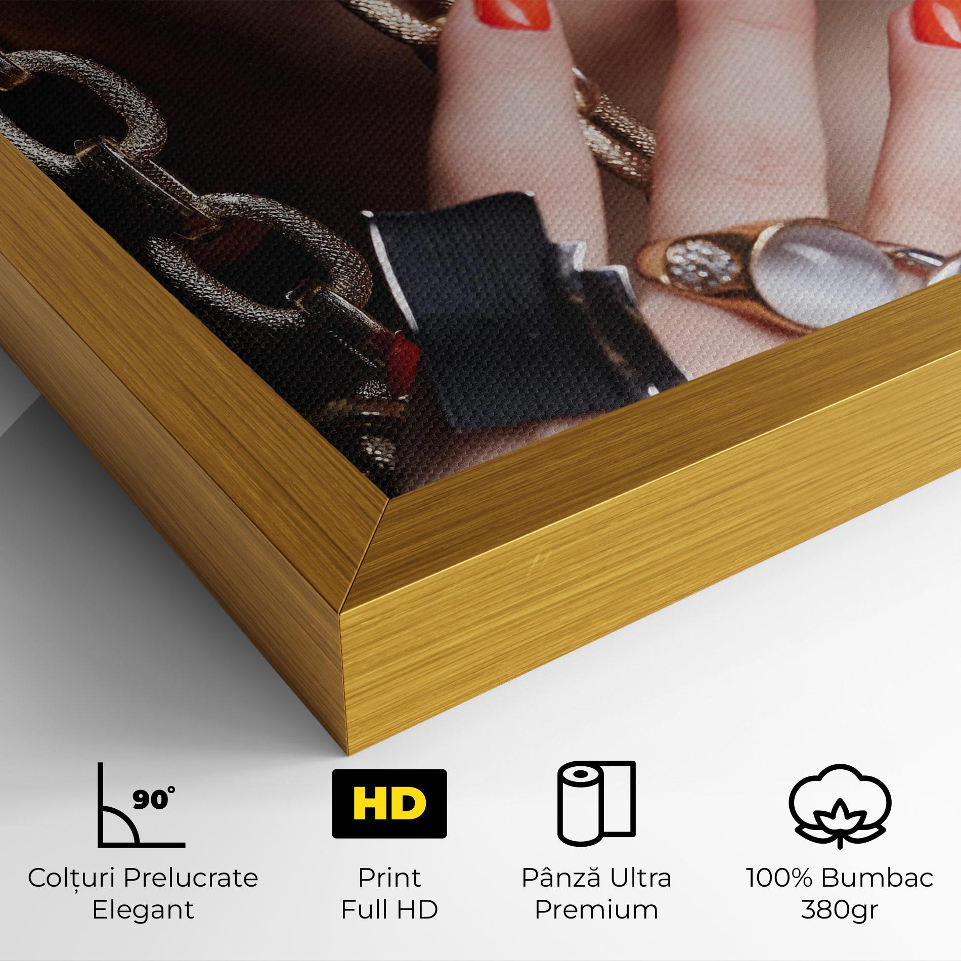 Tablou Canvas Big Chain Woman mockup 4