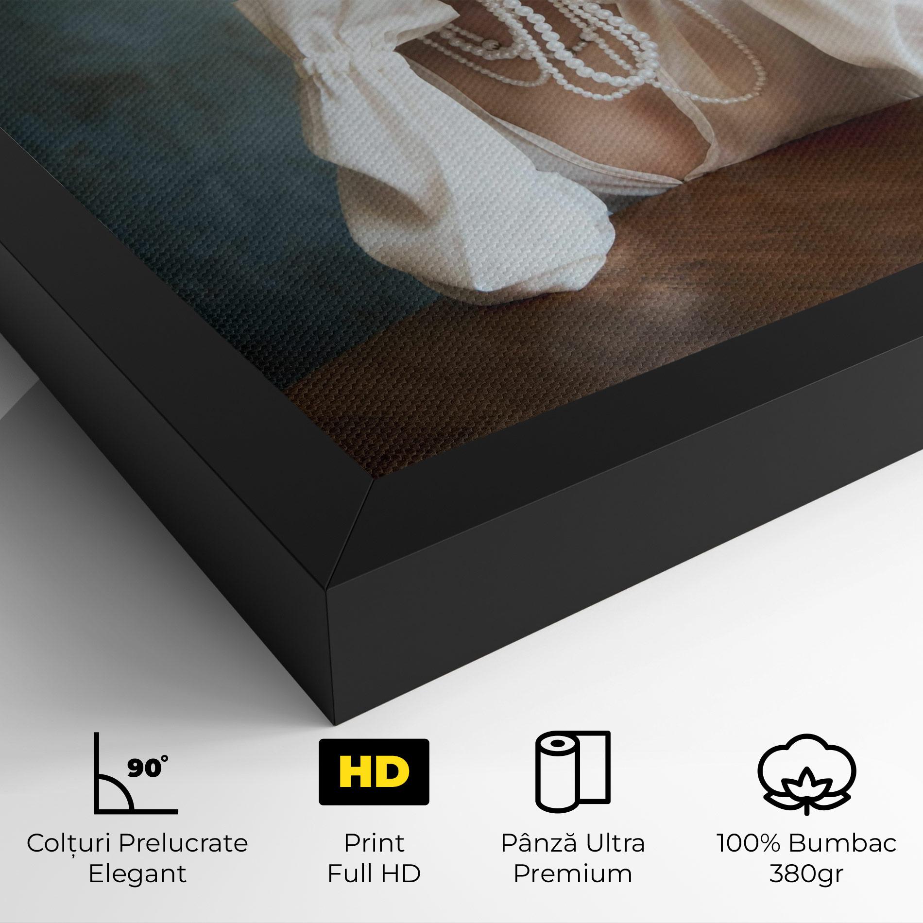 Tablou Canvas Girl White Pearls mockup 4