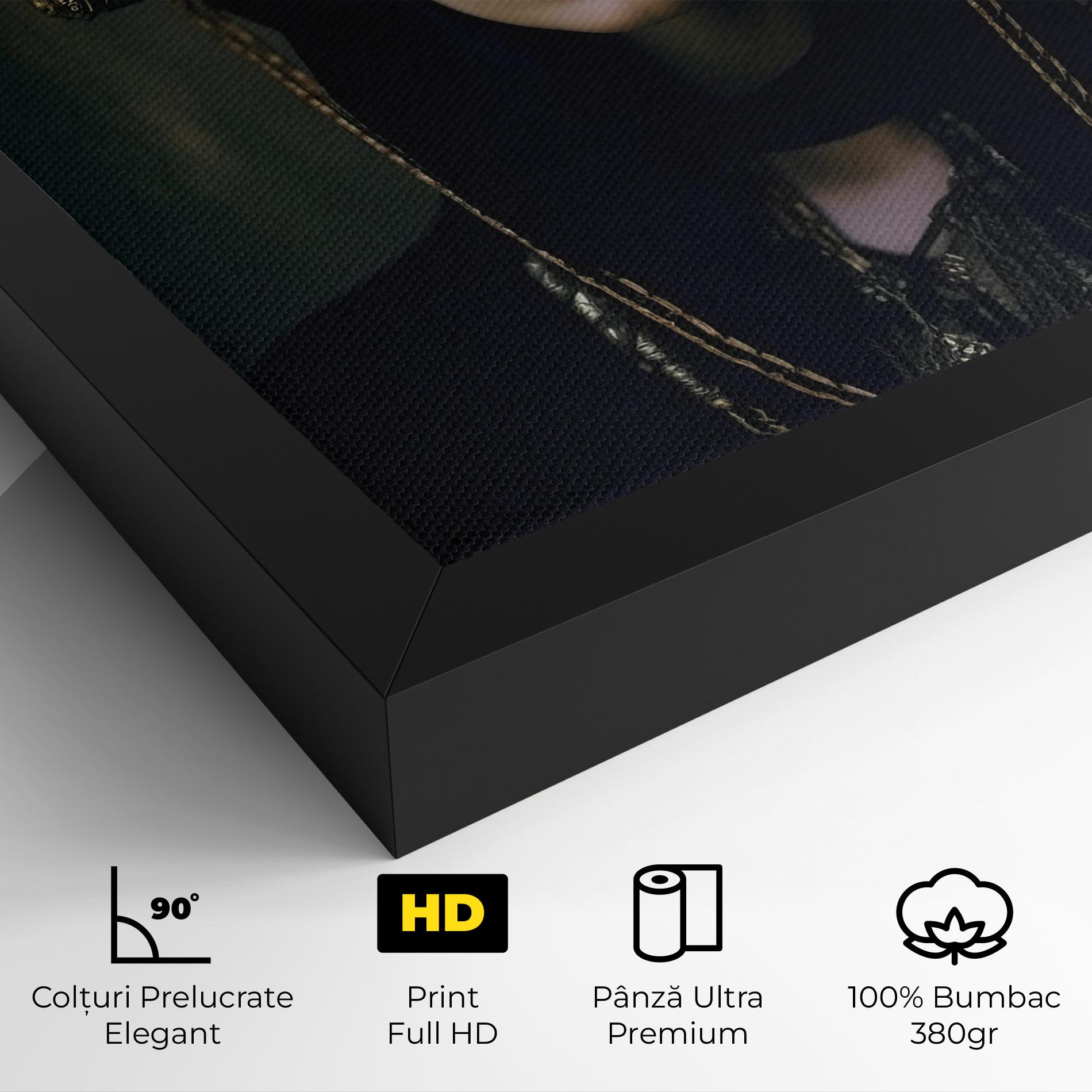Tablou Canvas Gold Headpiece mockup 4