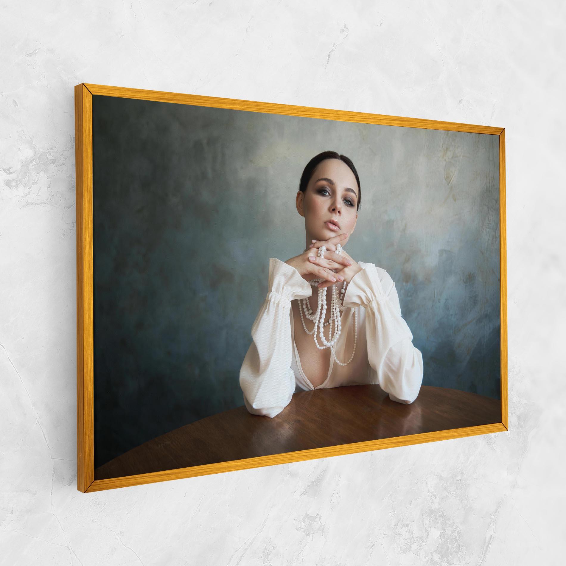 Tablou Canvas Girl White Pearls mockup 1