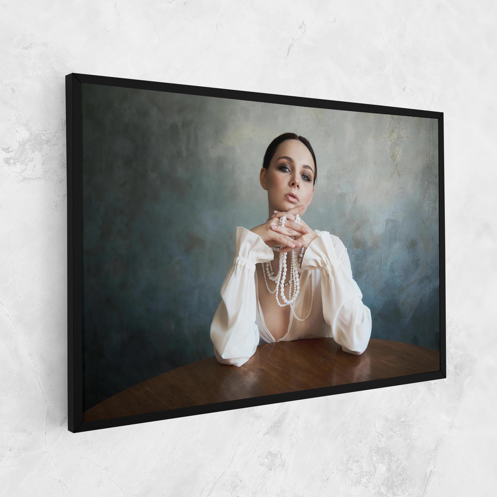 Tablou Canvas Girl White Pearls mockup 1