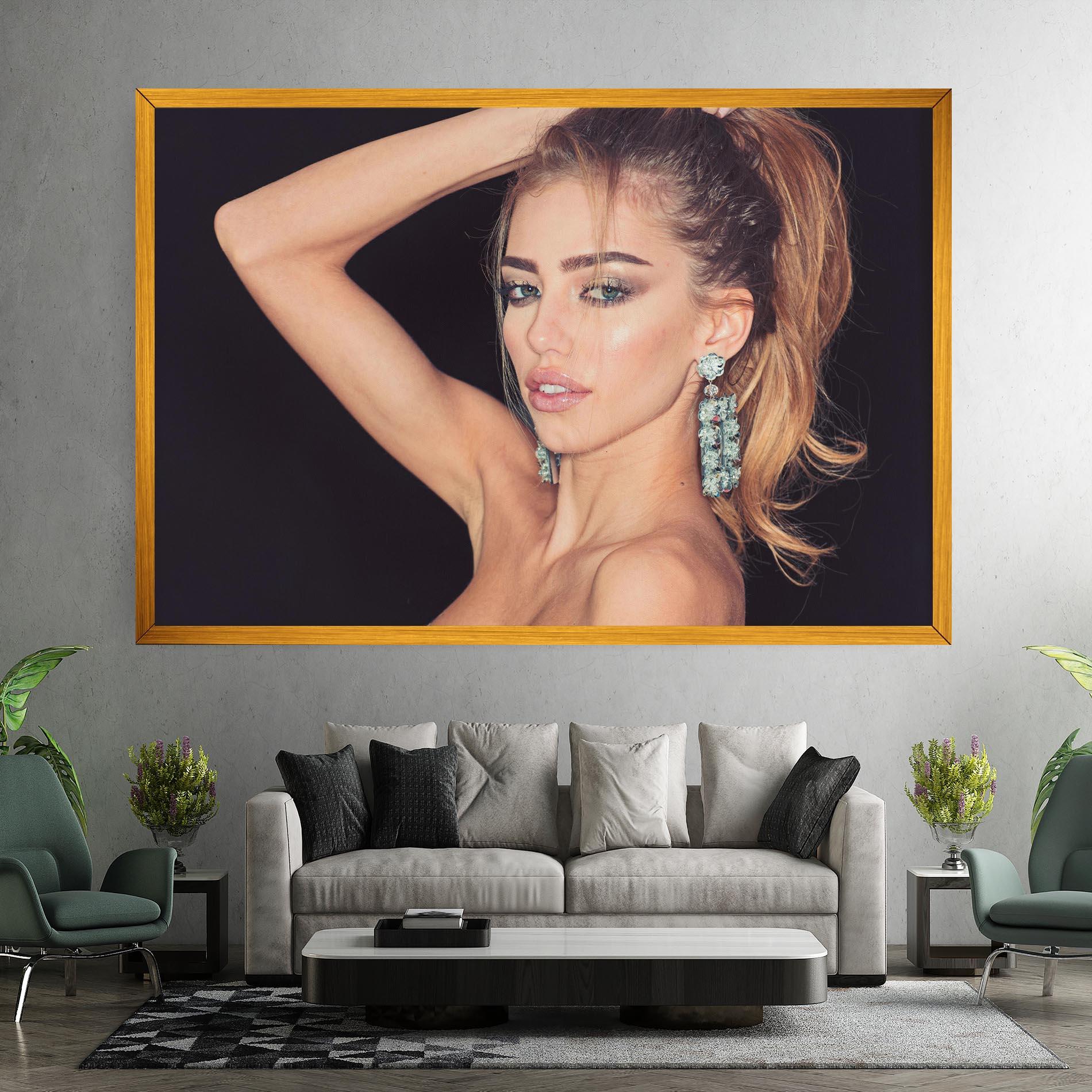 Tablou Canvas Flower Earrings mockup 7