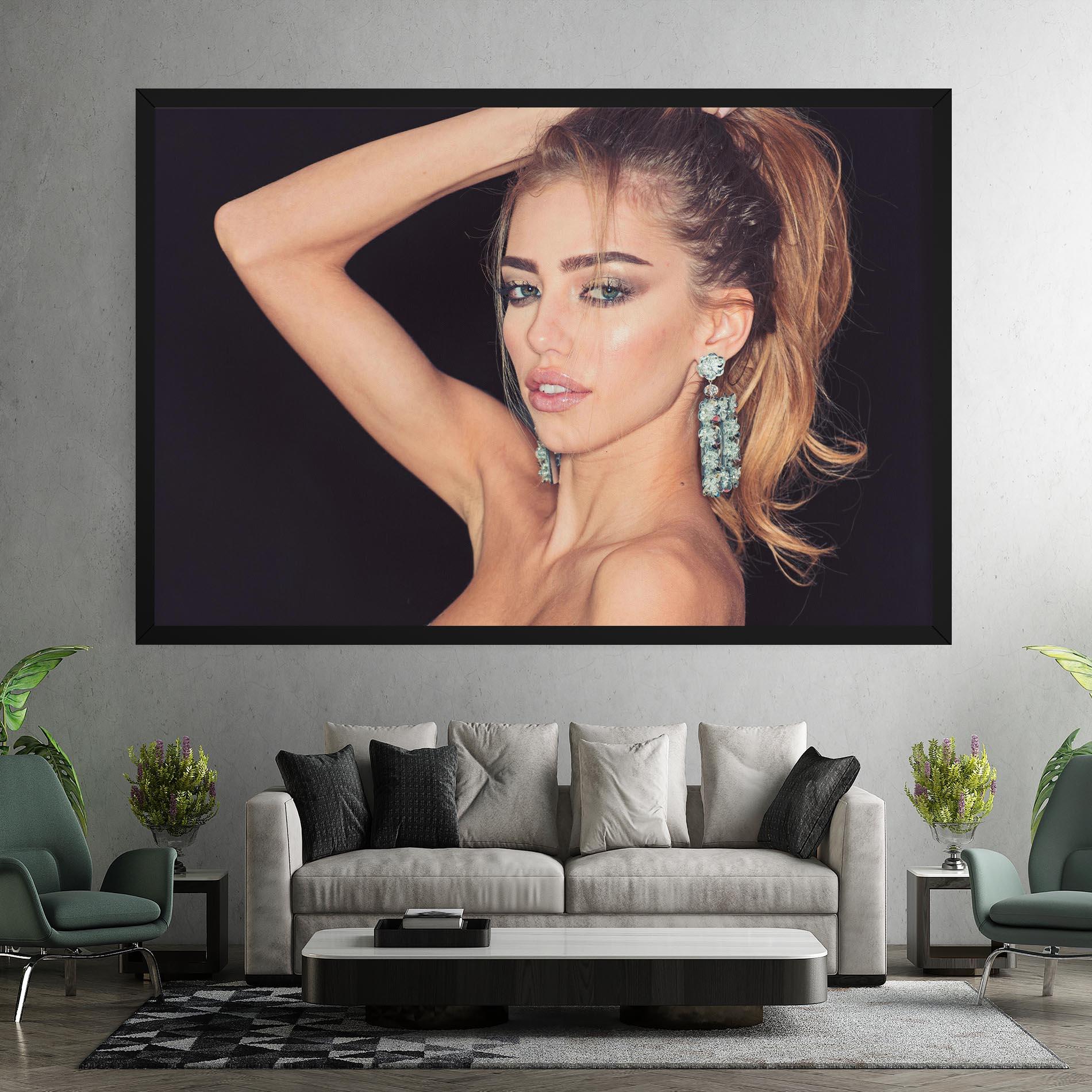 Tablou Canvas Flower Earrings mockup 7