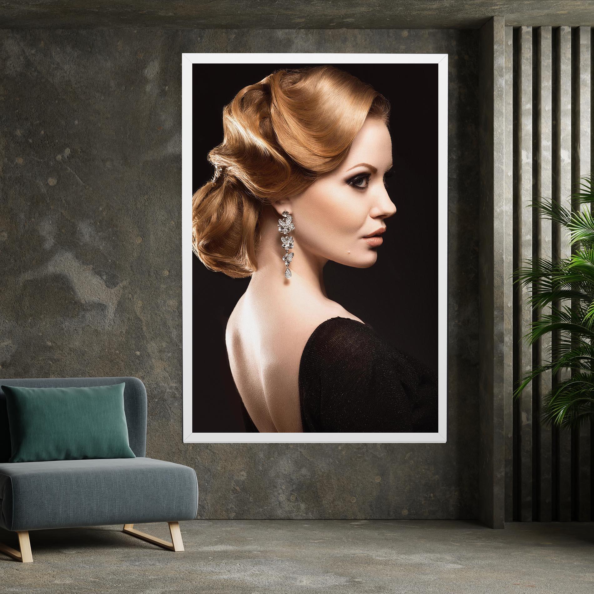 Tablou Canvas Elegant Earrings mockup 7