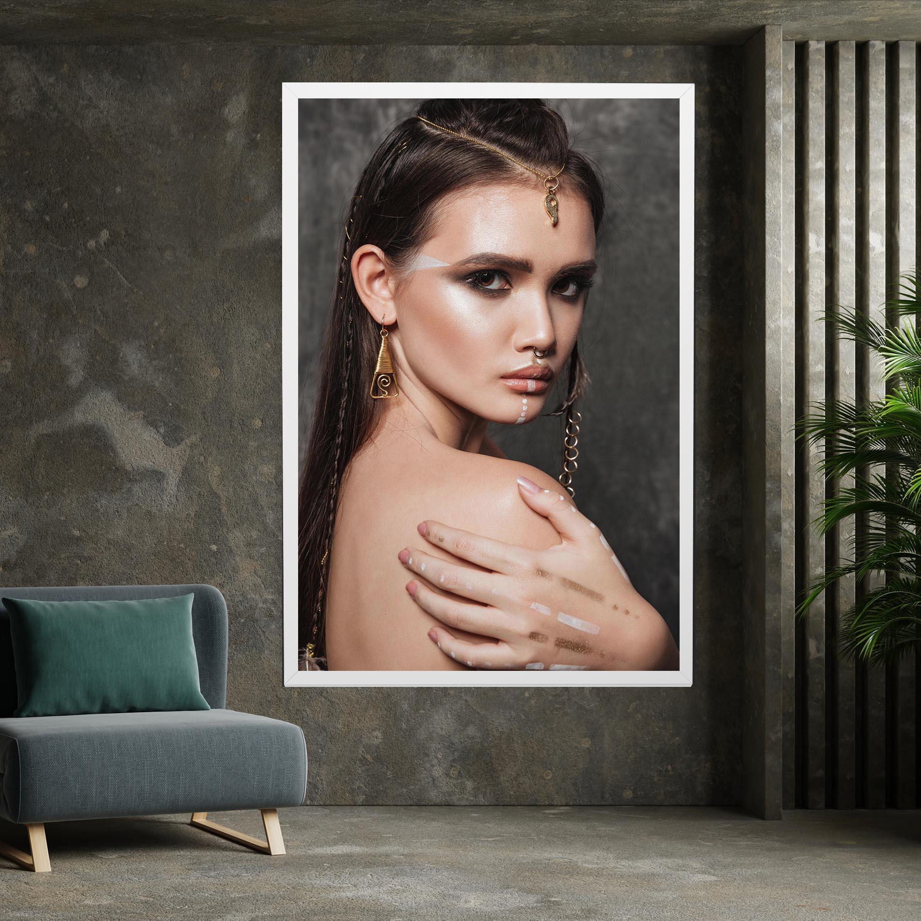 Tablou Canvas Gold Triangle Earring mockup 7