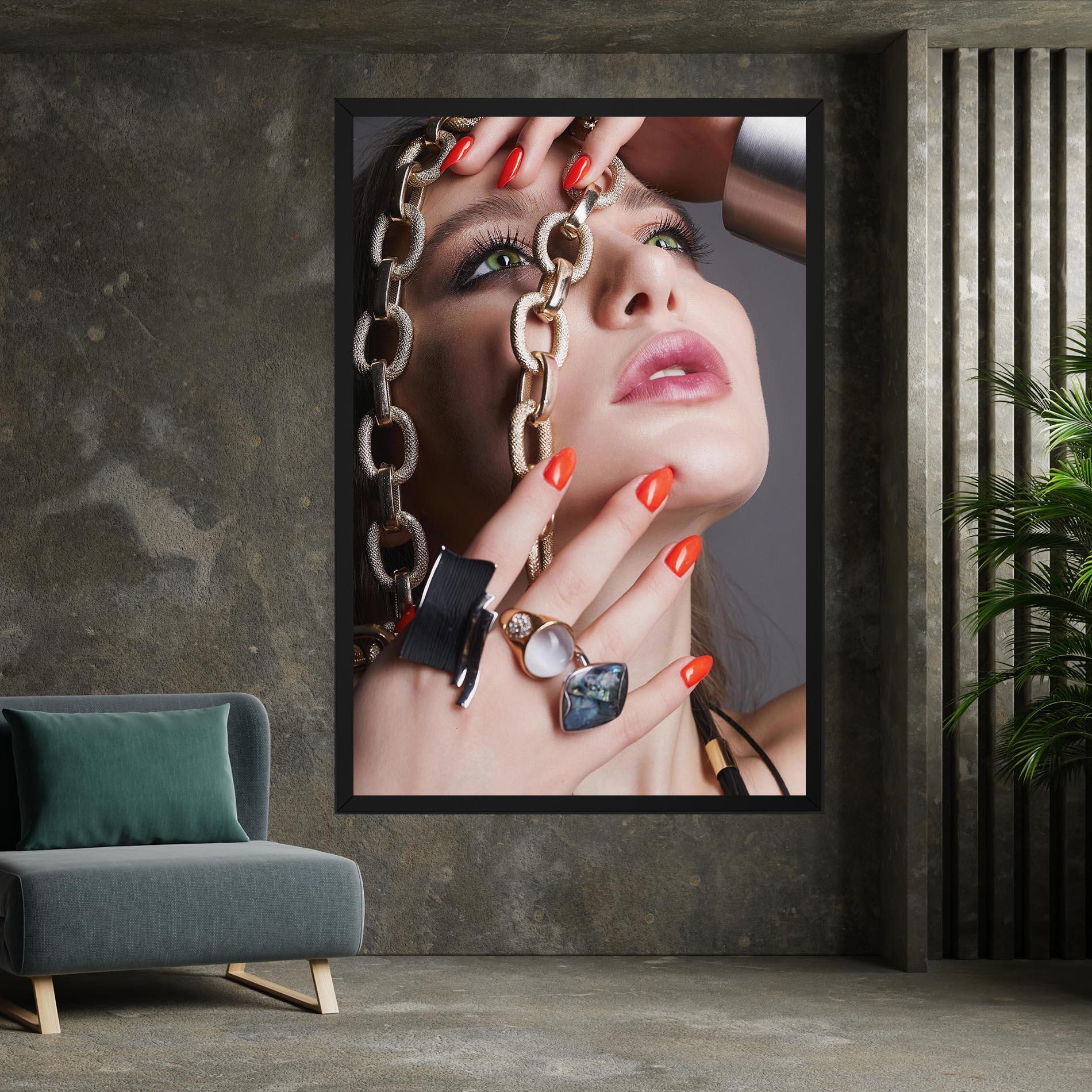 Tablou Canvas Big Chain Woman mockup 7