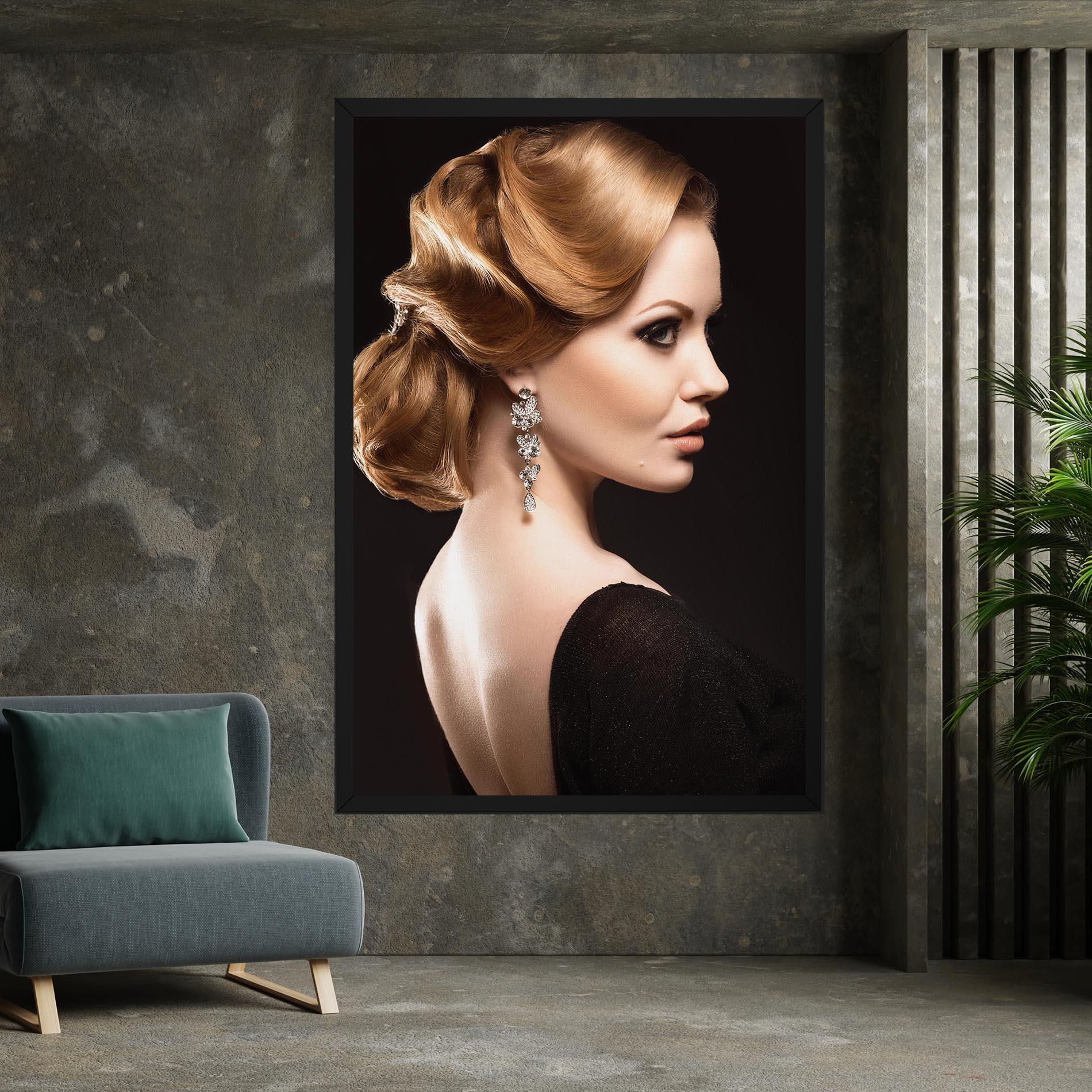 Tablou Canvas Elegant Earrings mockup 7