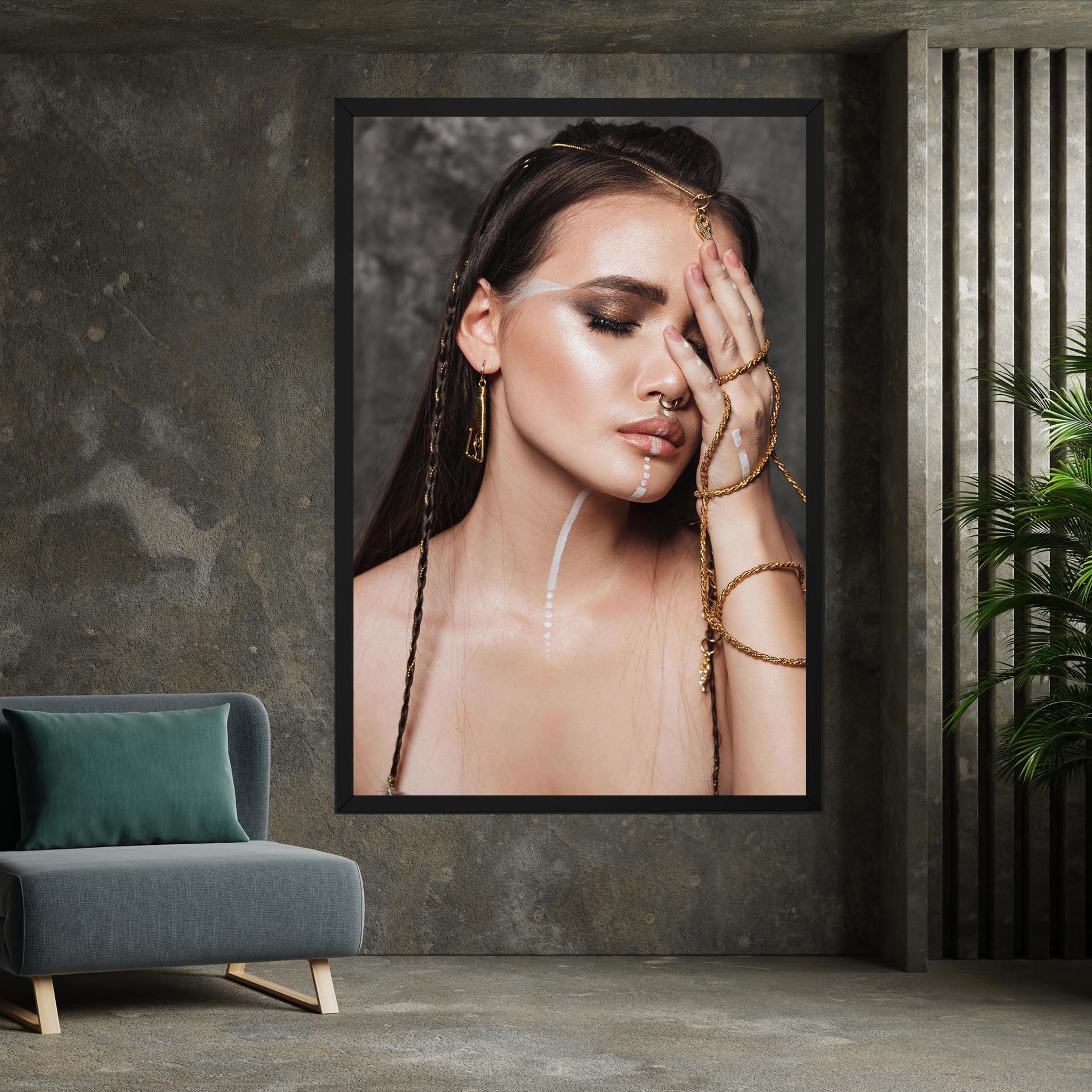 Tablou Canvas Gold Hand Accessory mockup 7