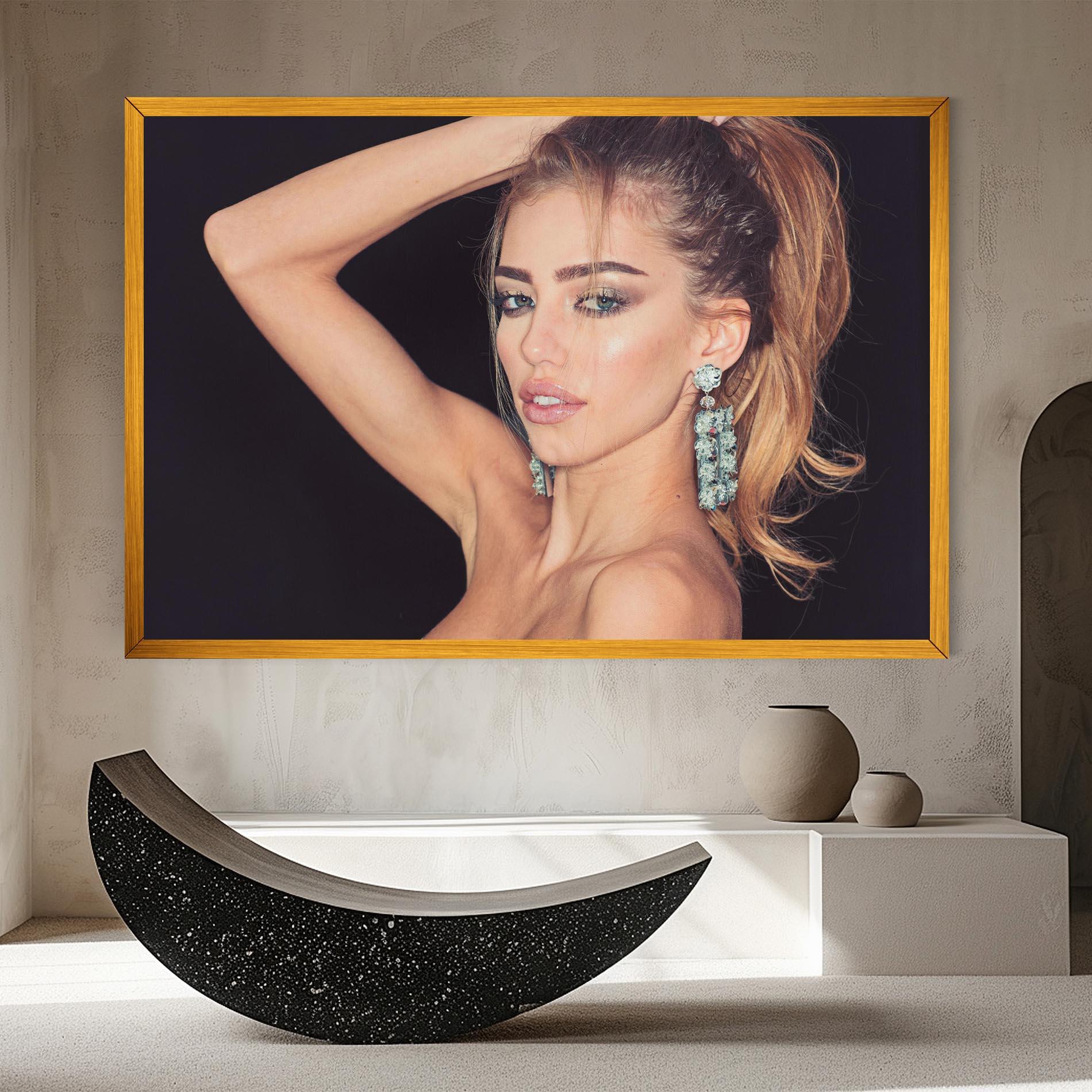 Tablou Canvas Flower Earrings mockup 8