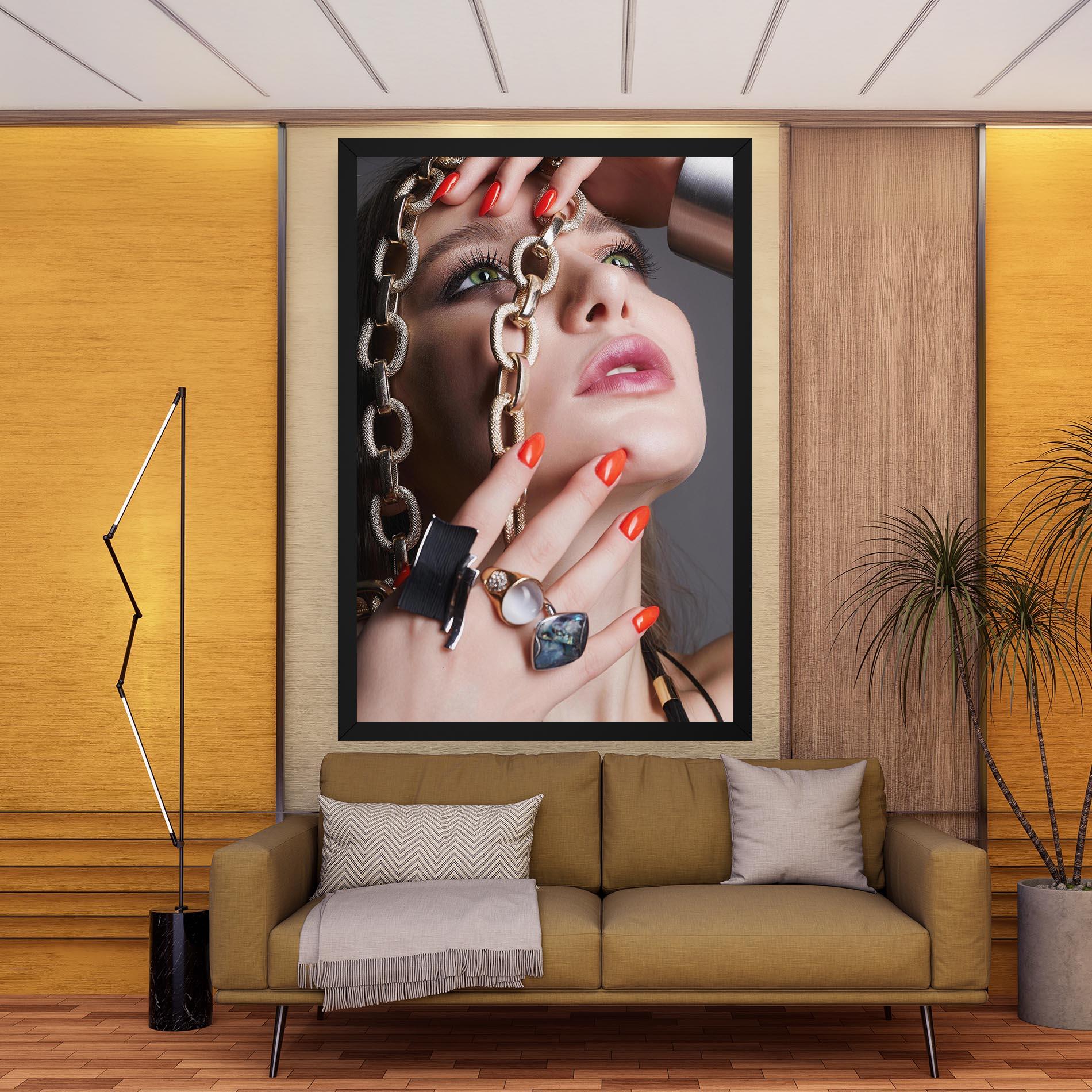 Tablou Canvas Big Chain Woman mockup 9