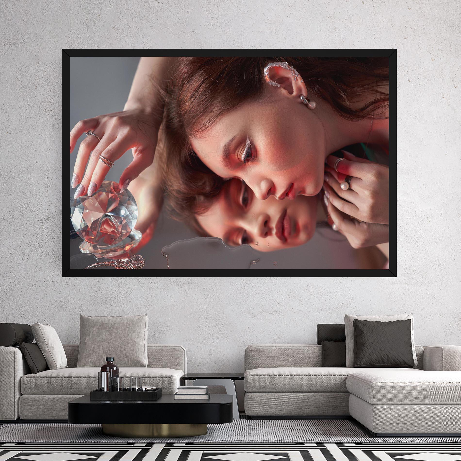 Tablou Canvas Big Diamond Hand mockup 2