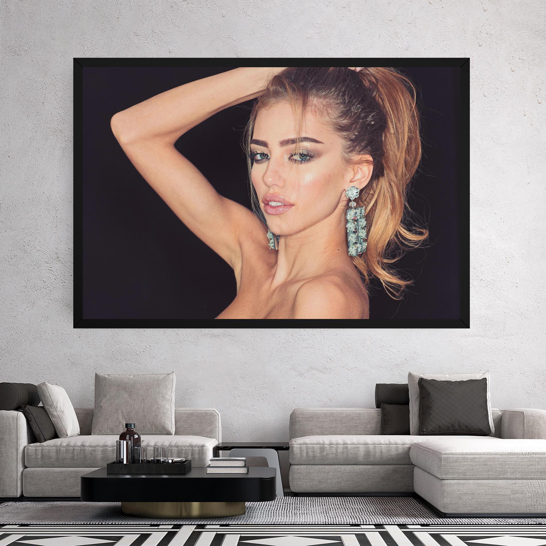 Tablou Canvas Flower Earrings mockup 2