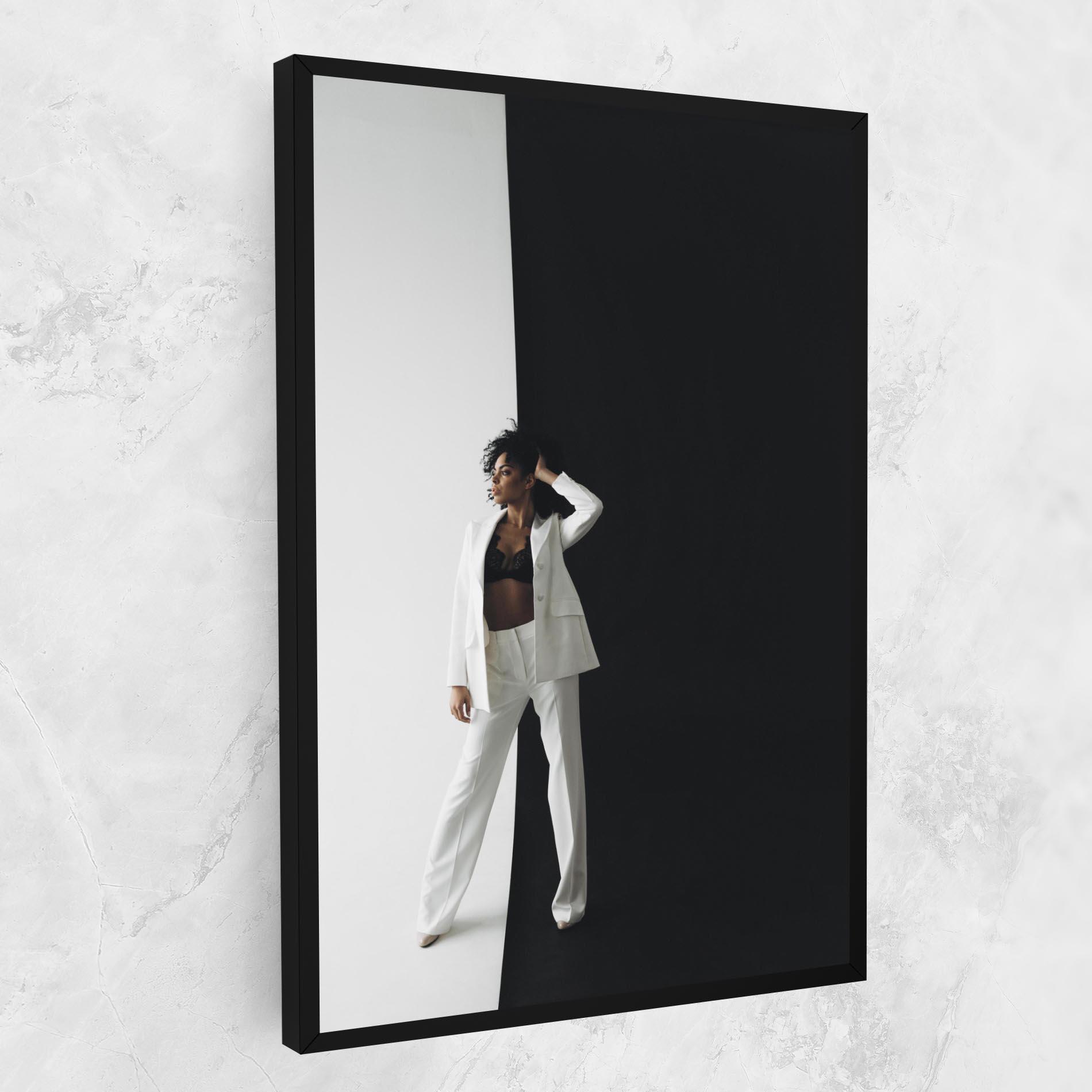 Tablou Canvas African Girl White Outfit mockup 1