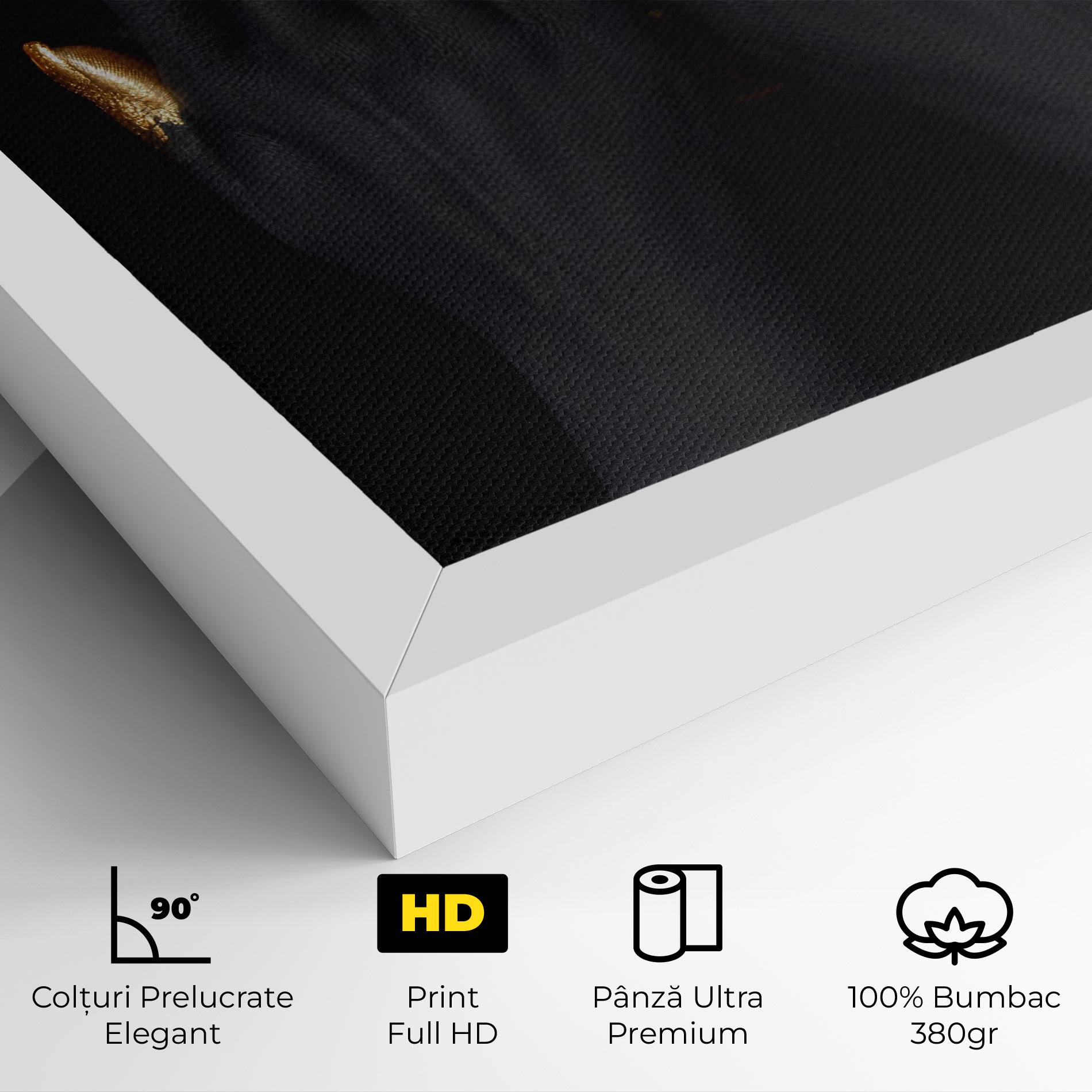 Tablou Canvas Gold Fingertips Chain mockup 4