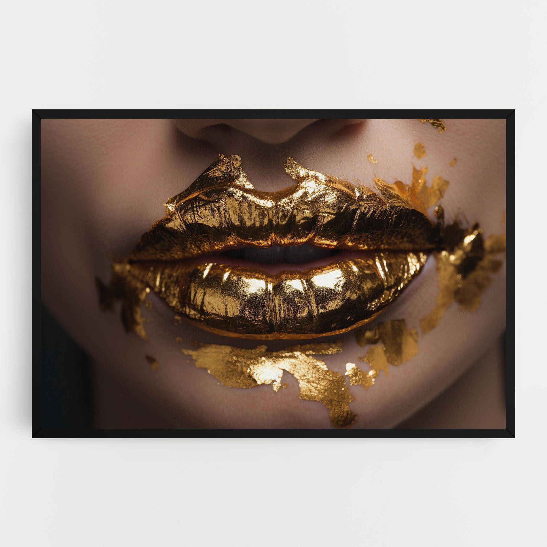 Close Gold Lips mockup 0