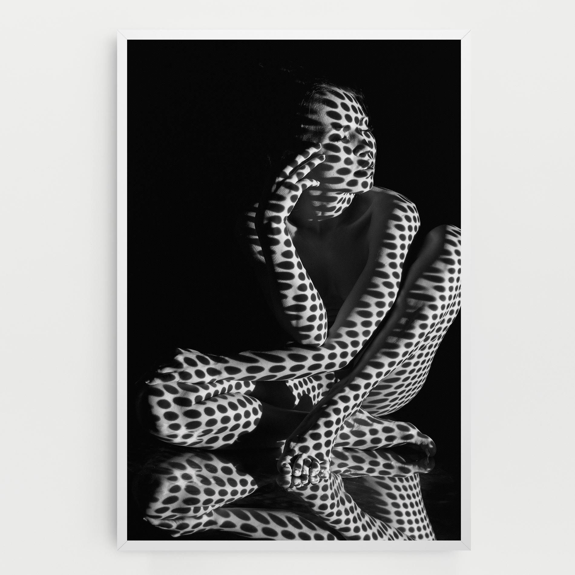 Black White Pattern Woman mockup 0