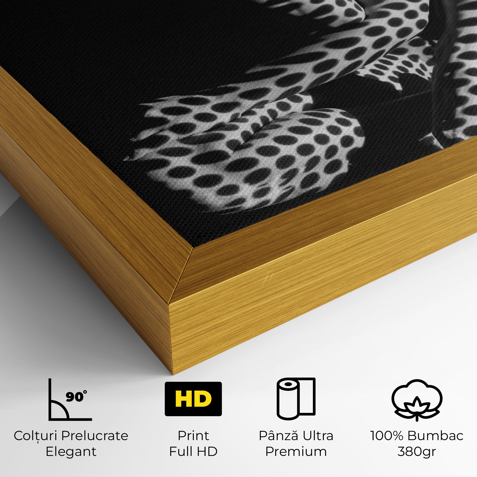 Tablou Canvas Black White Pattern Woman mockup 4