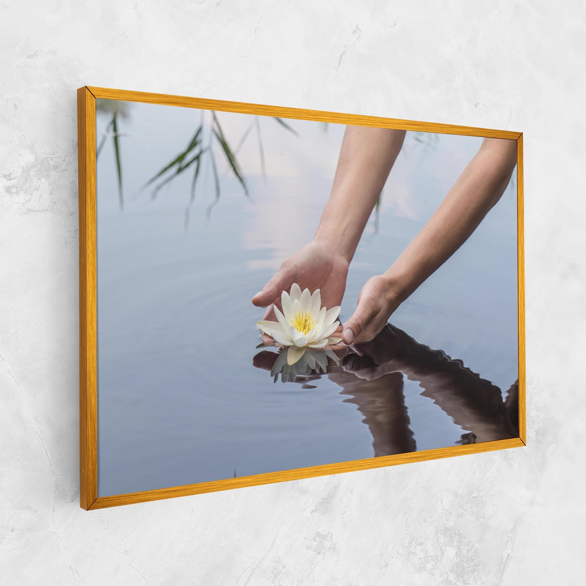 Tablou Canvas Holding Lake Flower mockup 1