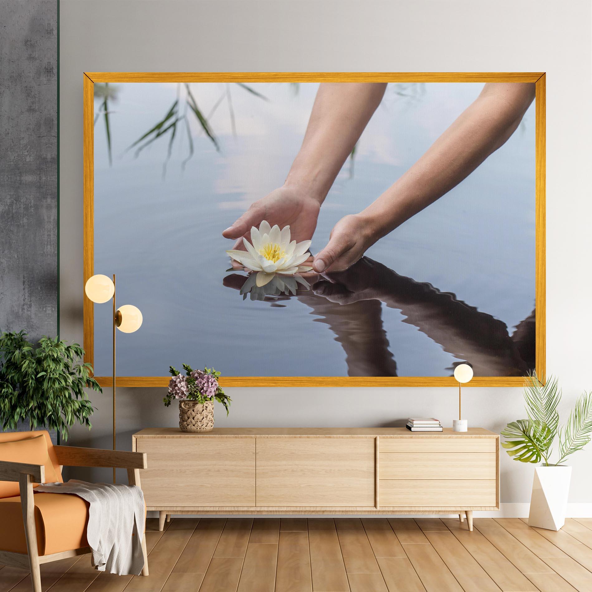 Tablou Canvas Holding Lake Flower mockup 9