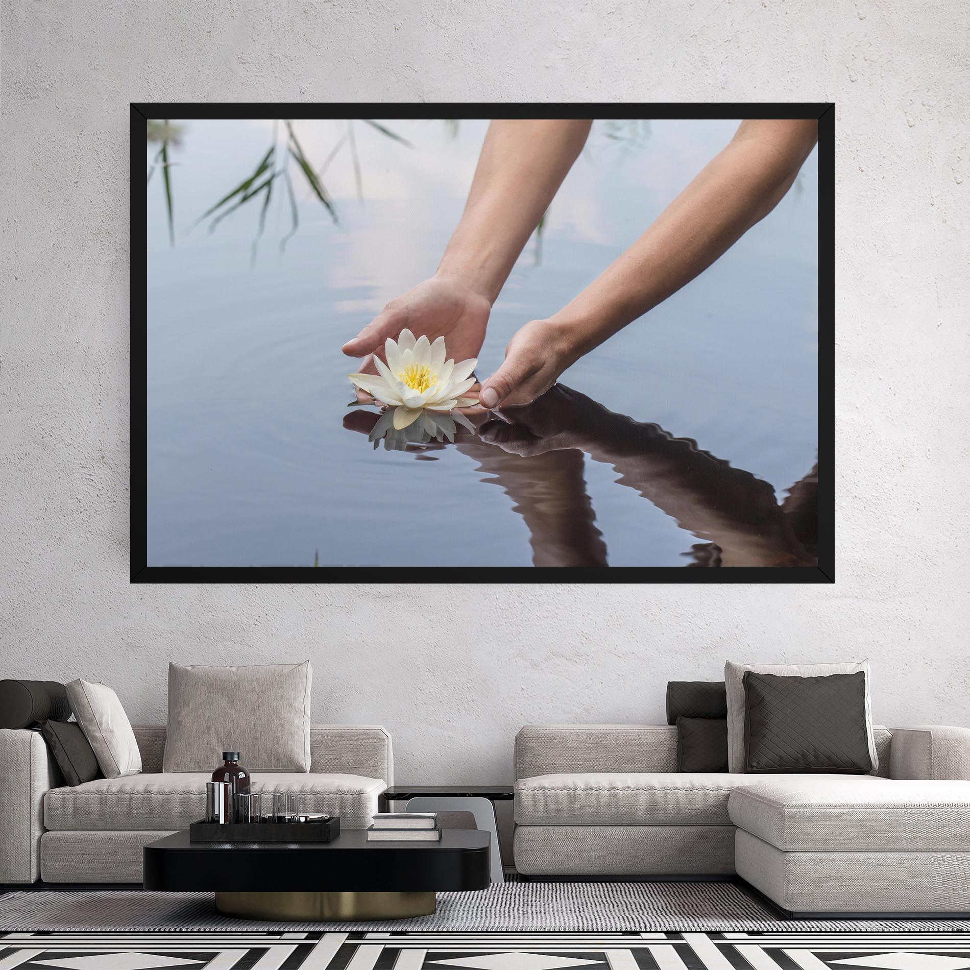 Tablou Canvas Holding Lake Flower mockup 2