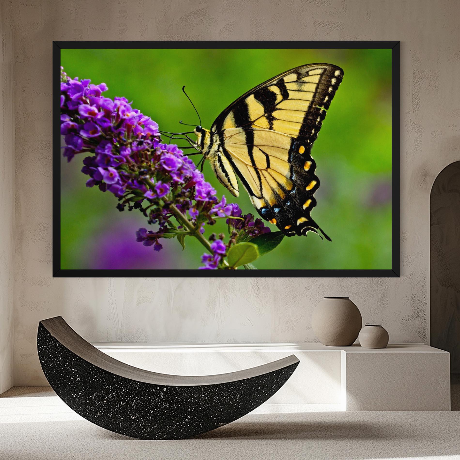 Tablou Canvas Cream Wild Butterfly mockup 8