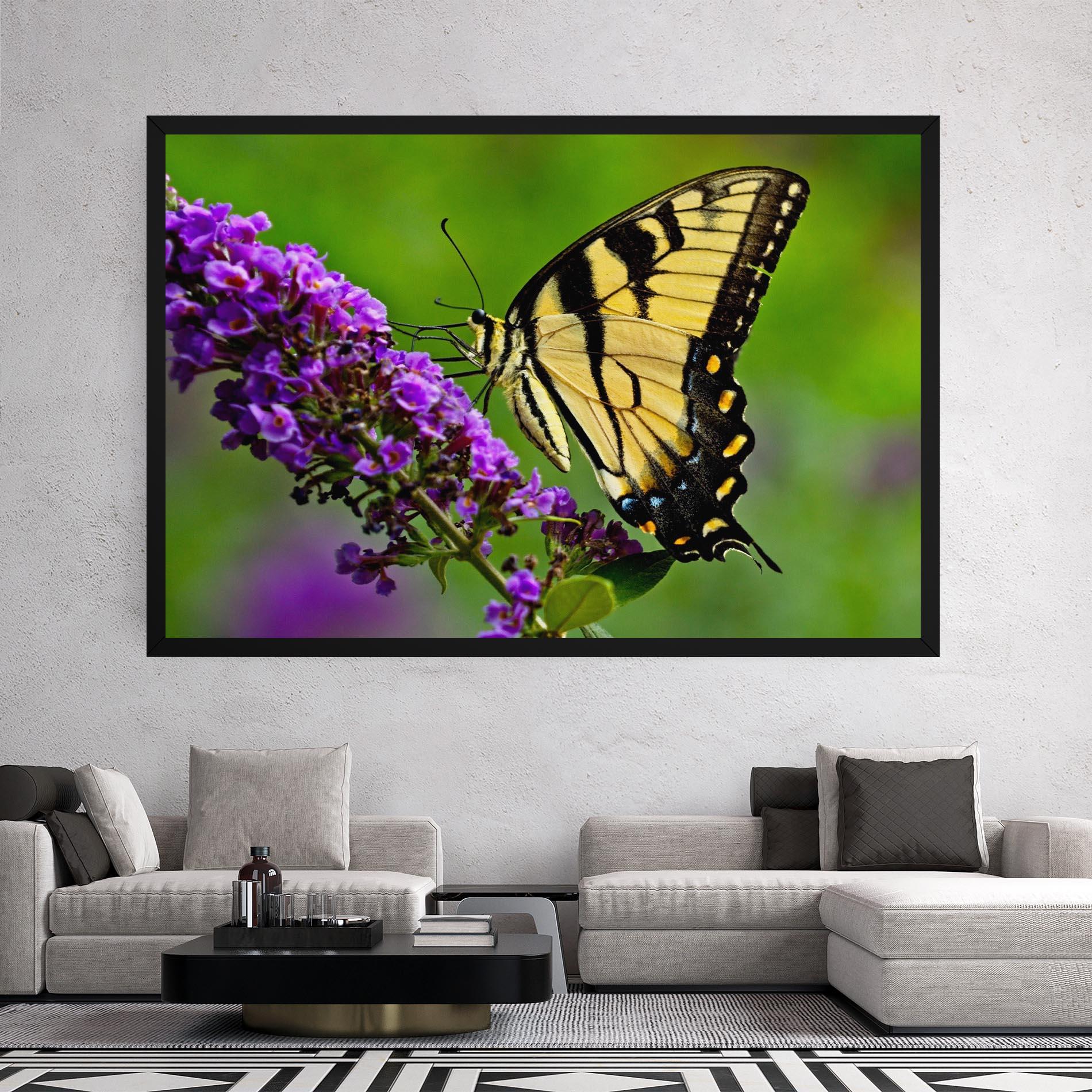 Tablou Canvas Cream Wild Butterfly mockup 2