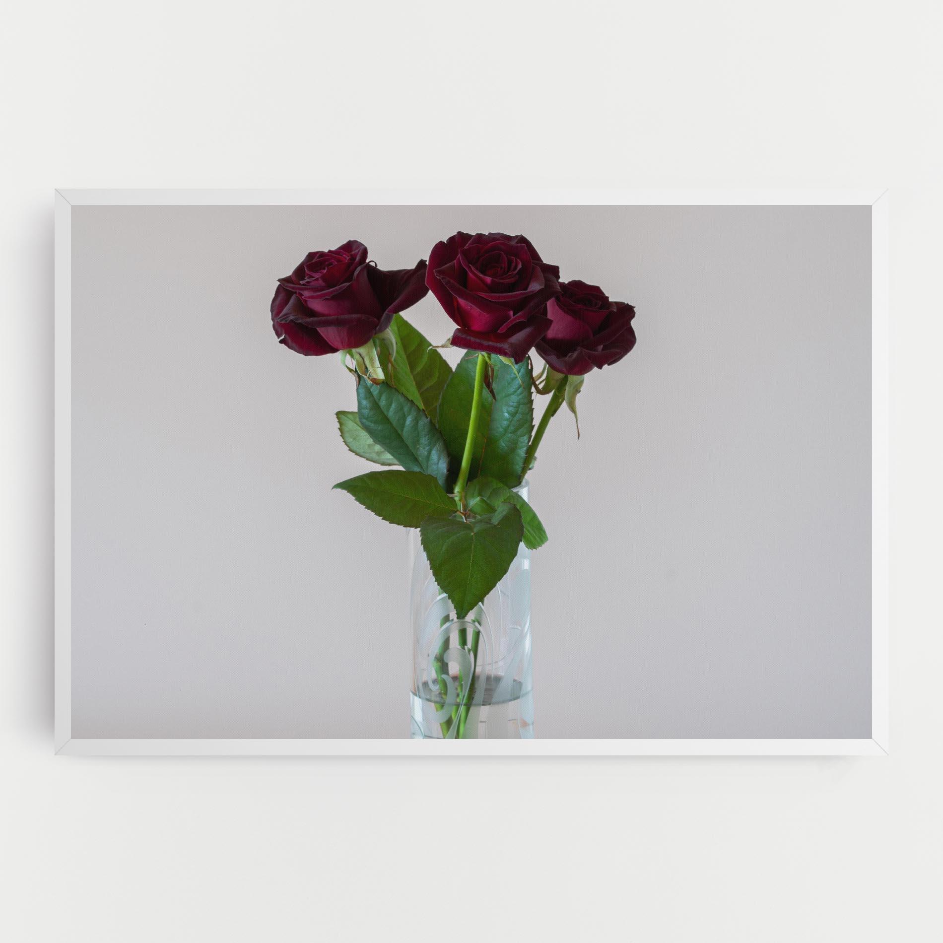 Tablou Canvas Red Roses Vase mockup 0