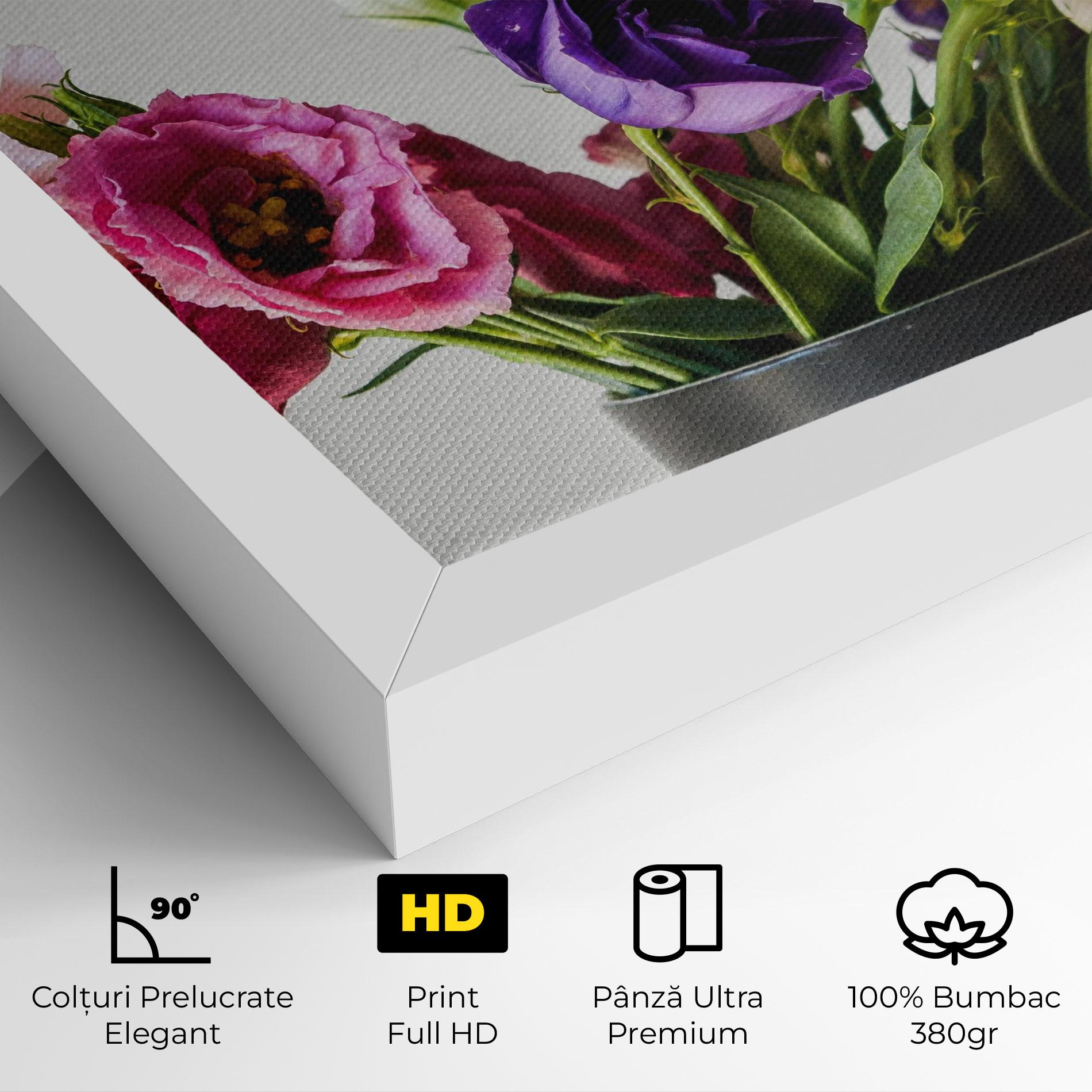 Tablou Canvas Flowers In Vase mockup 4
