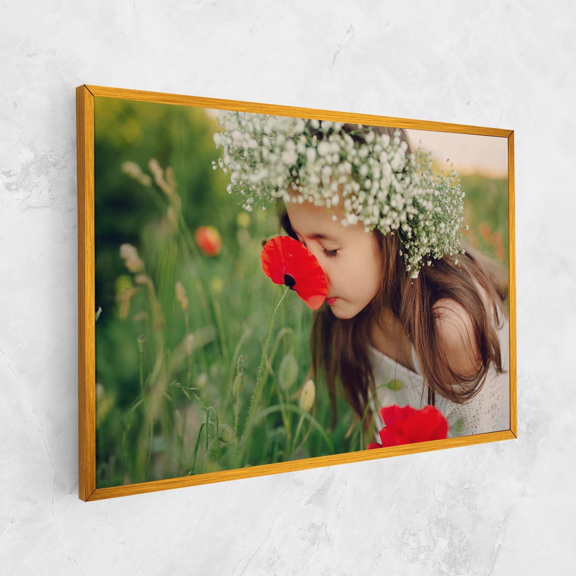 Tablou Canvas Girl With Poppies mockup 1