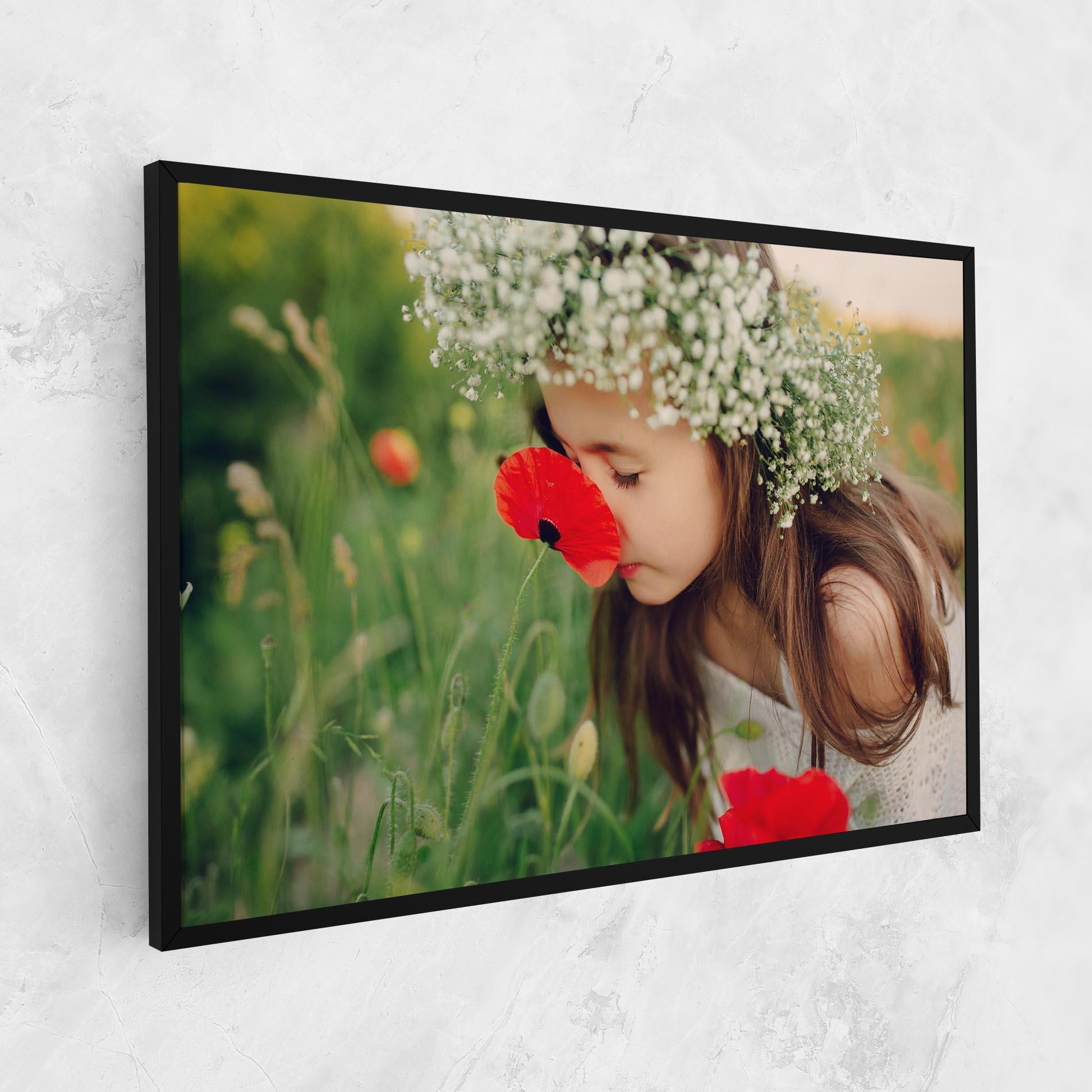 Tablou Canvas Girl With Poppies mockup 1