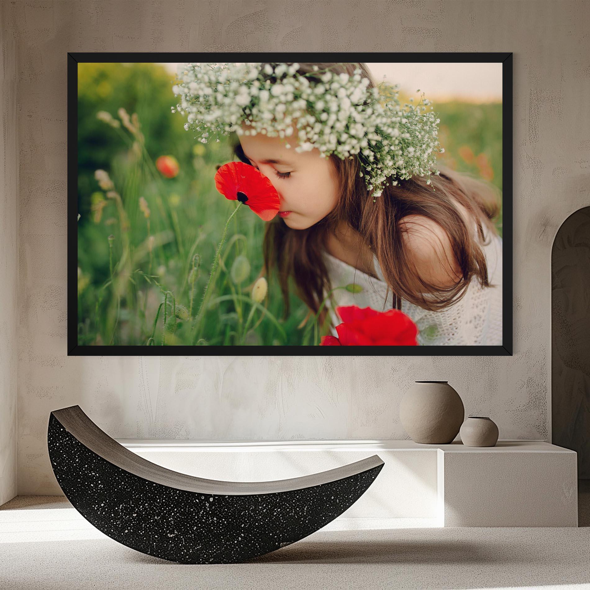 Tablou Canvas Girl With Poppies mockup 8
