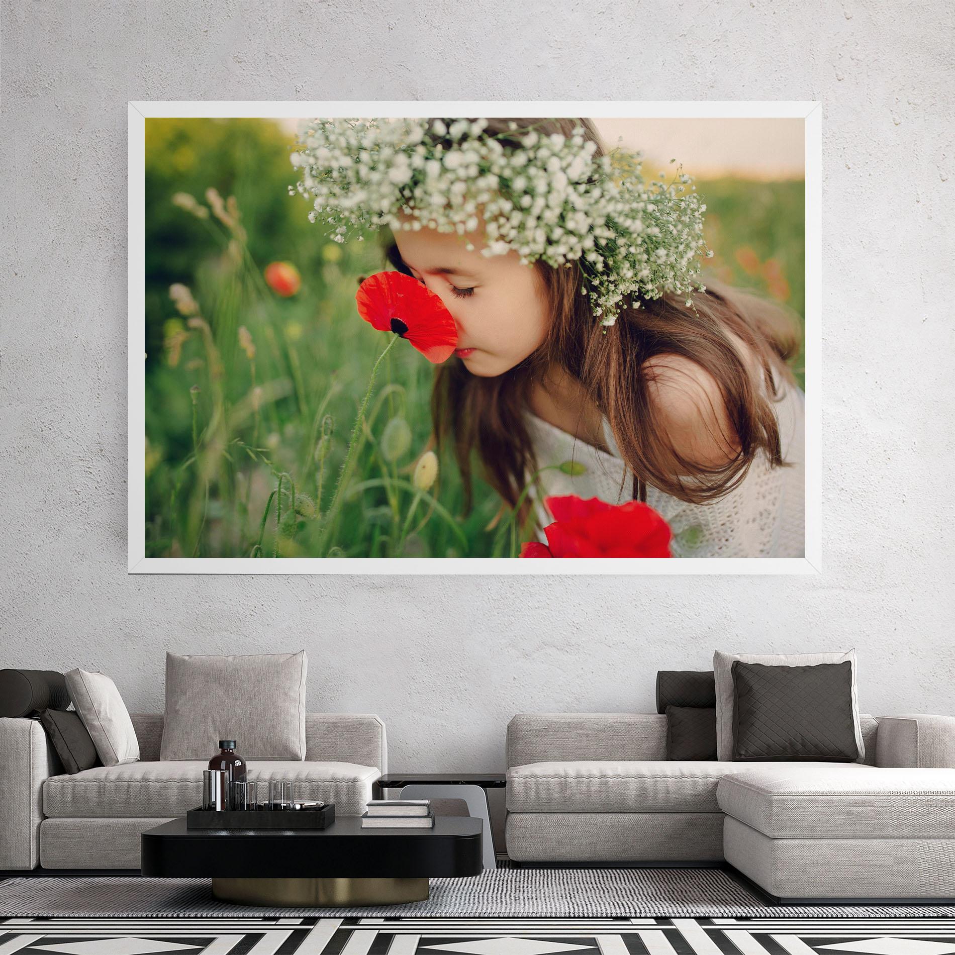 Tablou Canvas Girl With Poppies mockup 2
