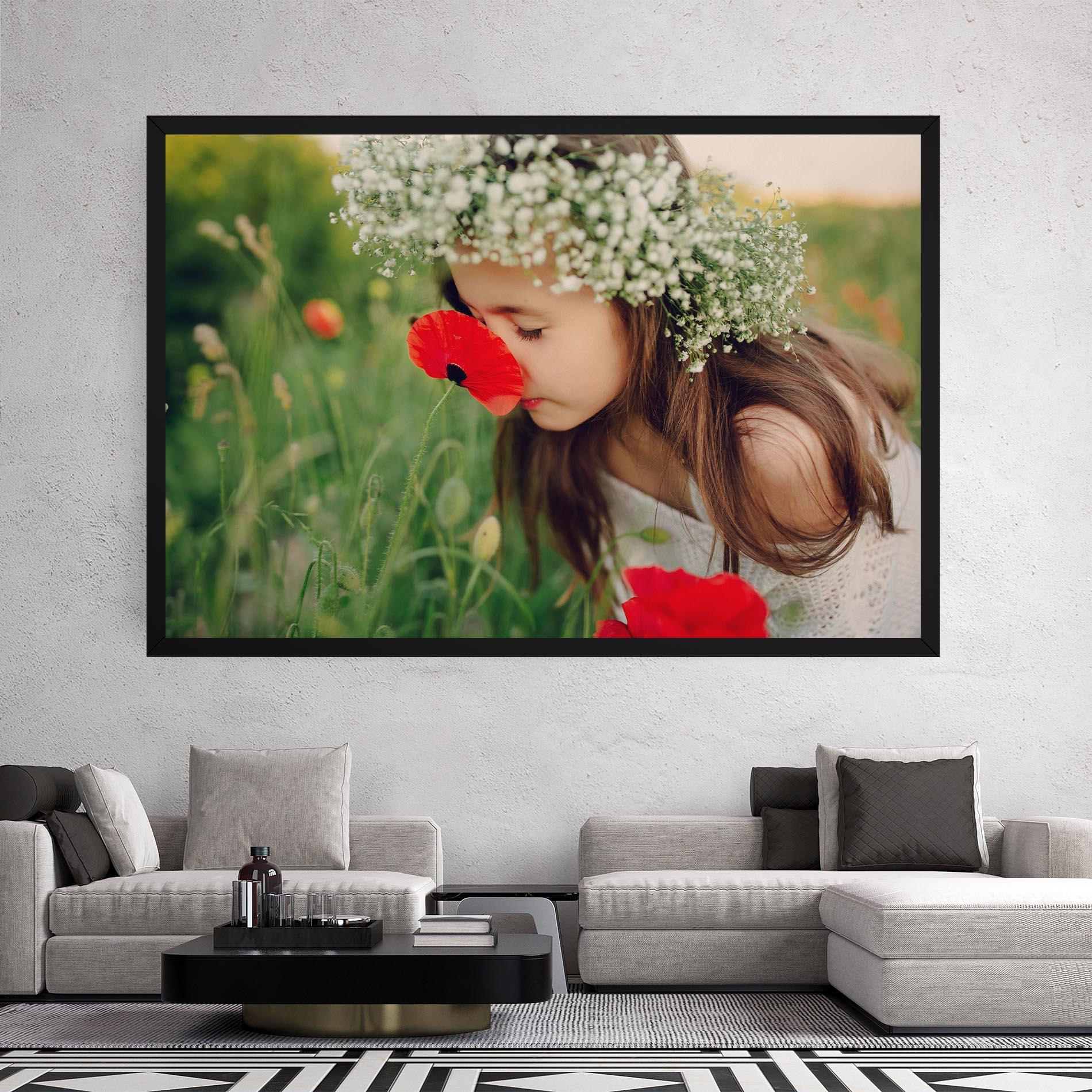 Tablou Canvas Girl With Poppies mockup 2
