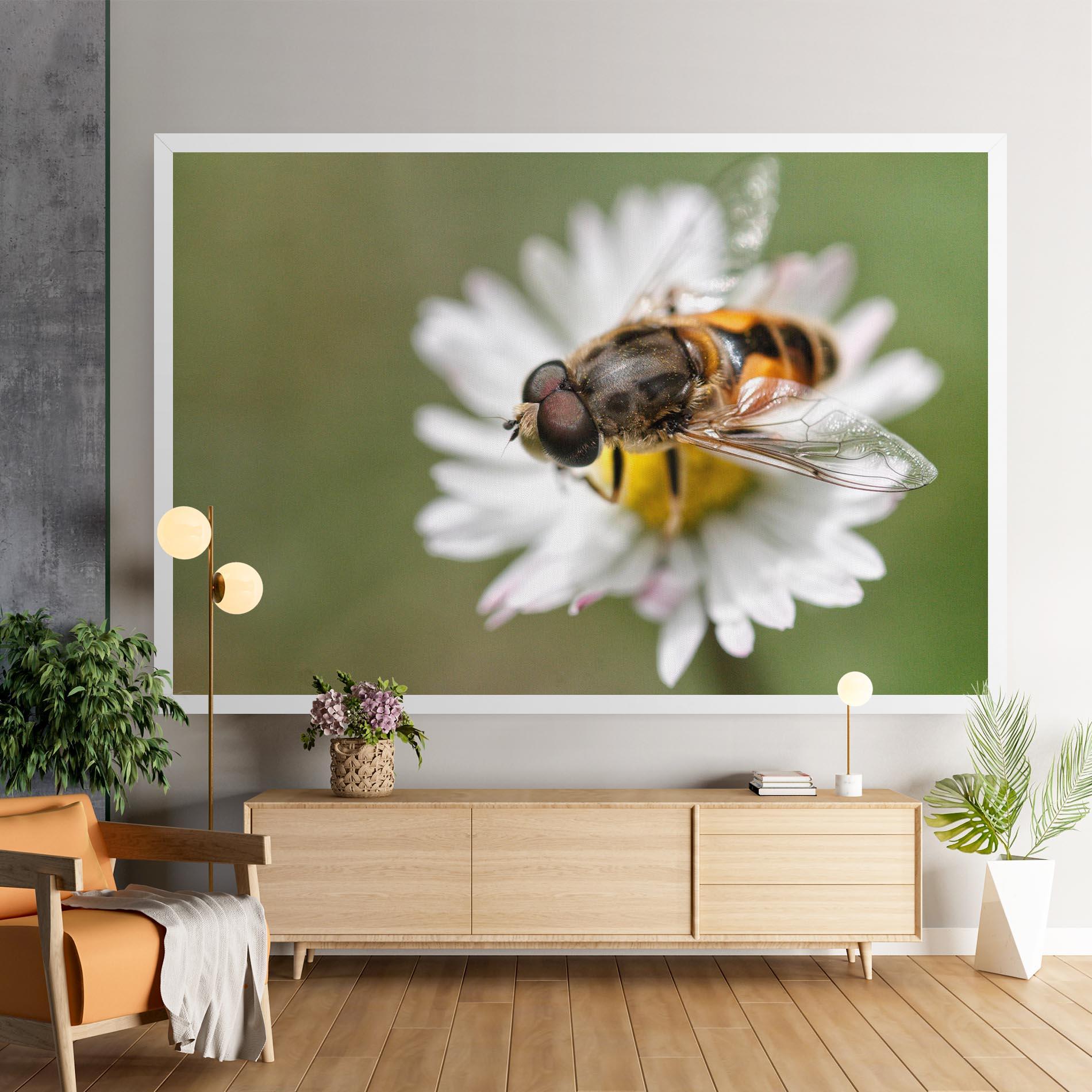 Tablou Canvas Bee On Small Daisy mockup 9