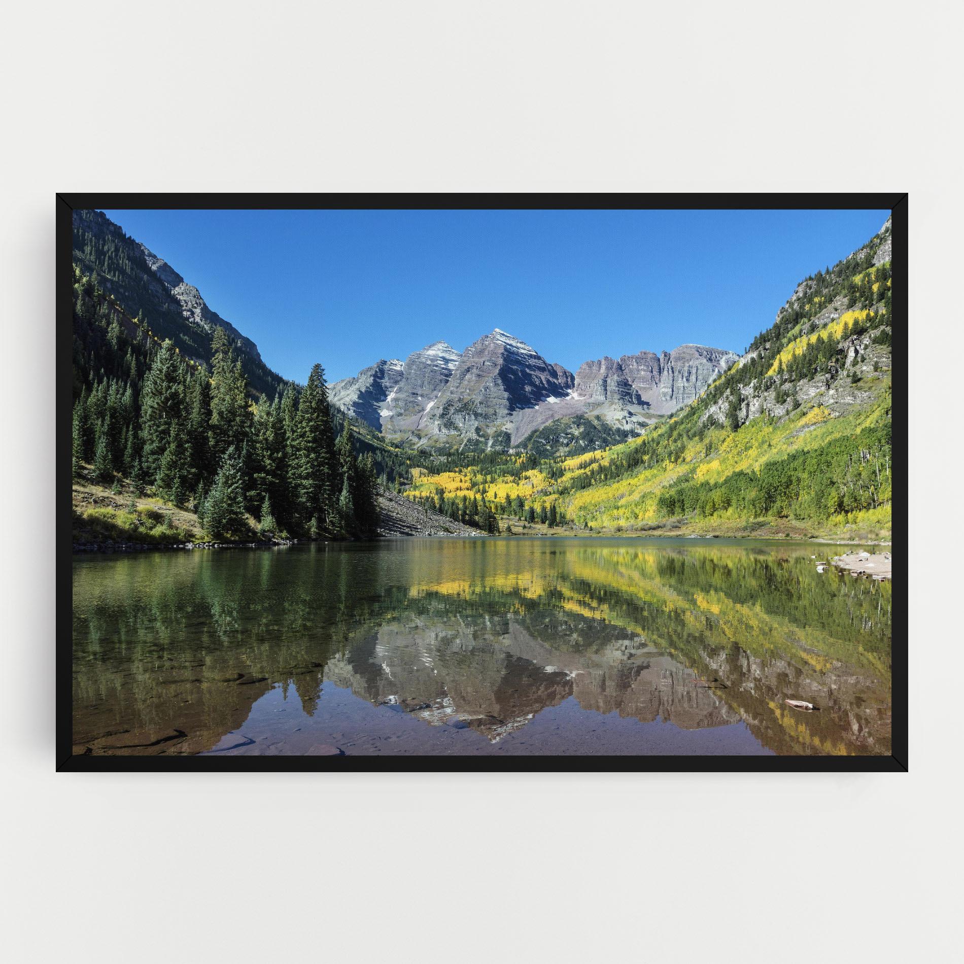 Tablou Canvas Lake Green Mountain mockup 0