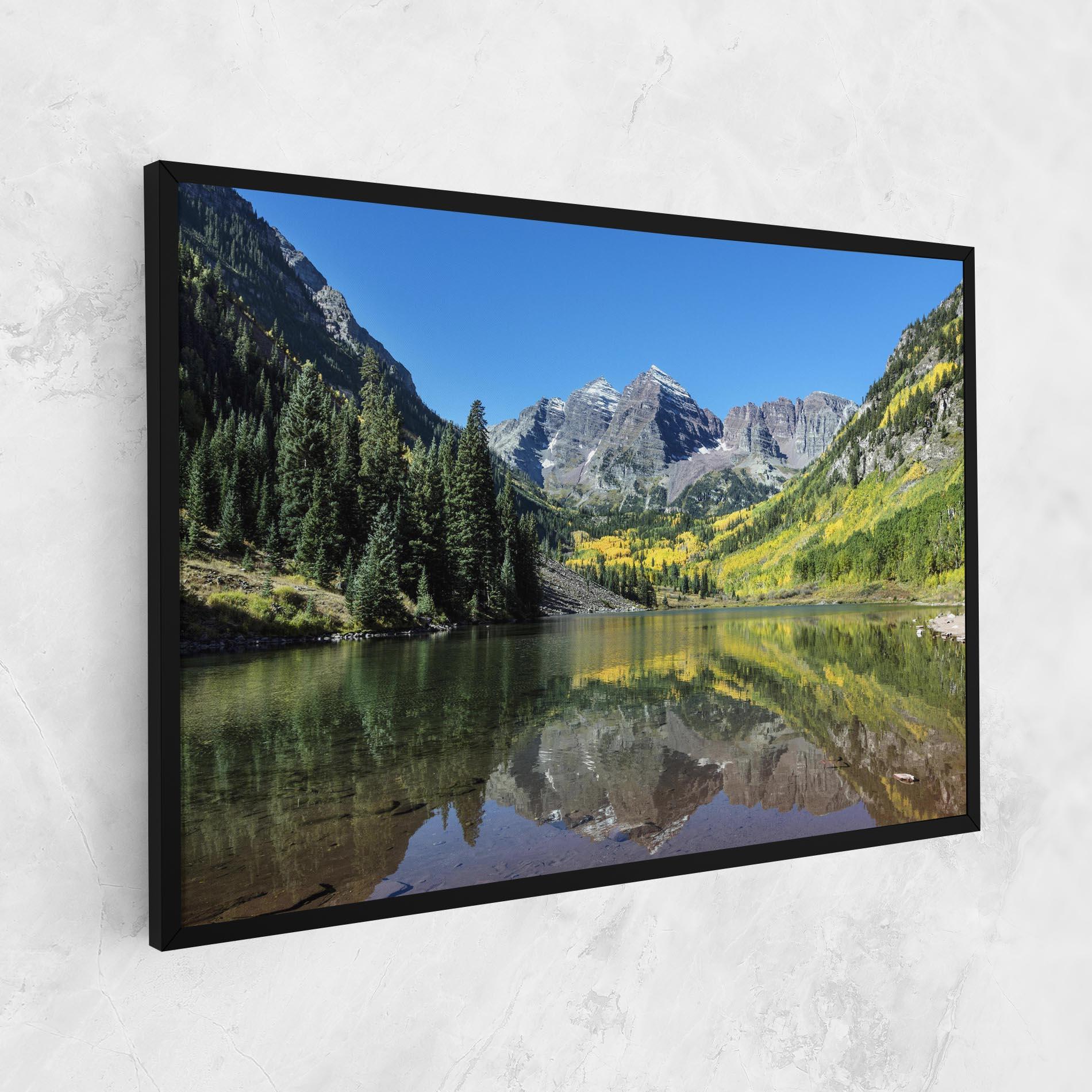 Tablou Canvas Lake Green Mountain mockup 1